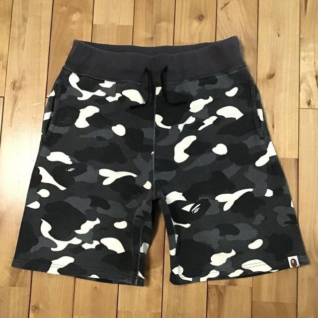 Bape 💫Glow in the dark💫 BAPE city camo sweat shorts APE ★size M Size US 32 / EU 48 - 2 Thumbnail