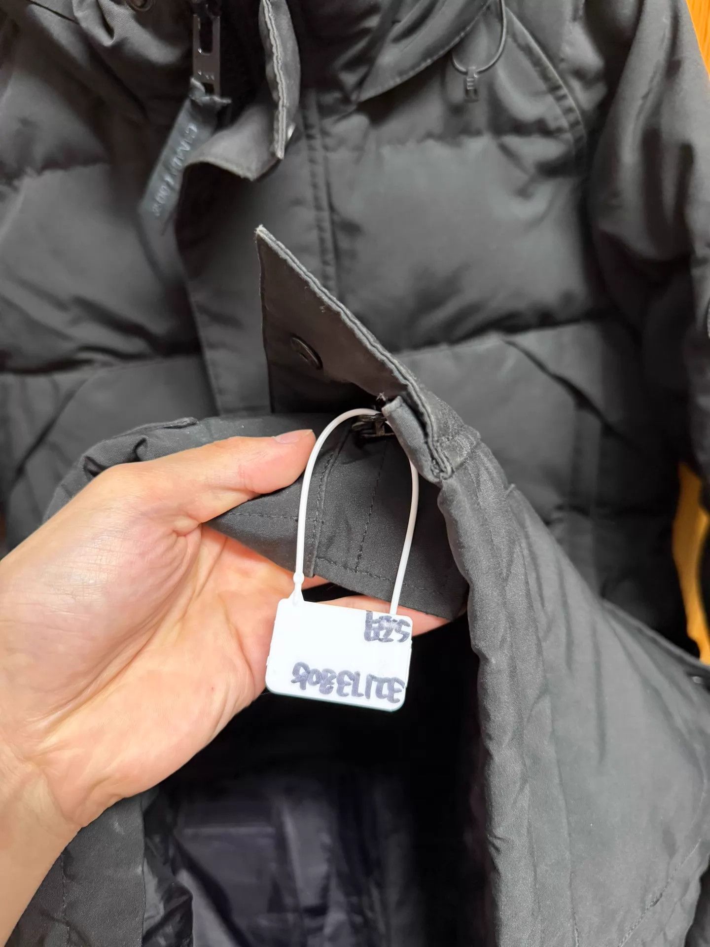 Canada Goose Canada Goose Hooded Puffer Jacket Black S Size US S / EU 44-46 / 1 - 4 Thumbnail