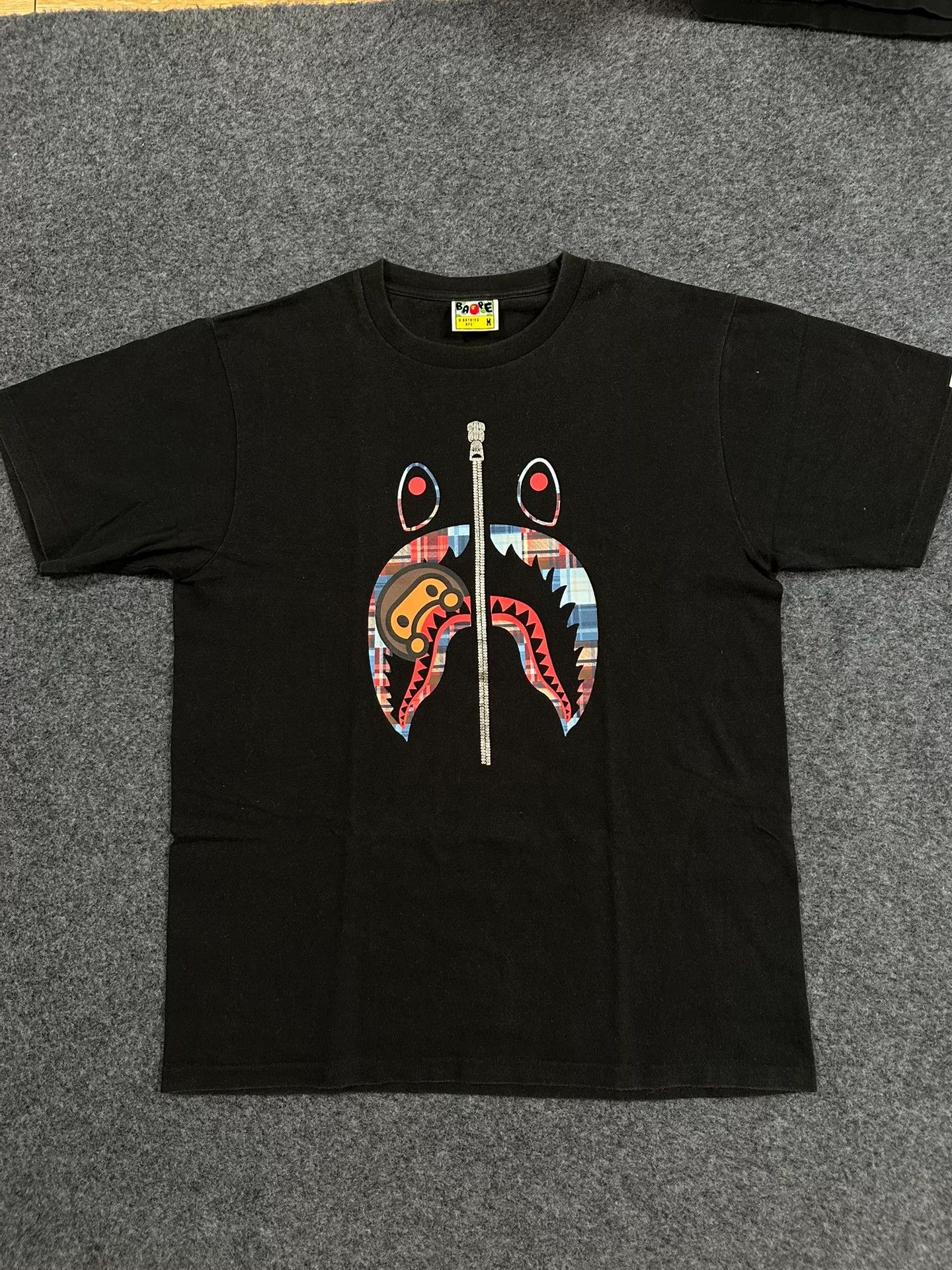 Bape Bape Multi Shark T-Shirt Casual Size US M / EU 48-50 / 2 - 1 Thumbnail