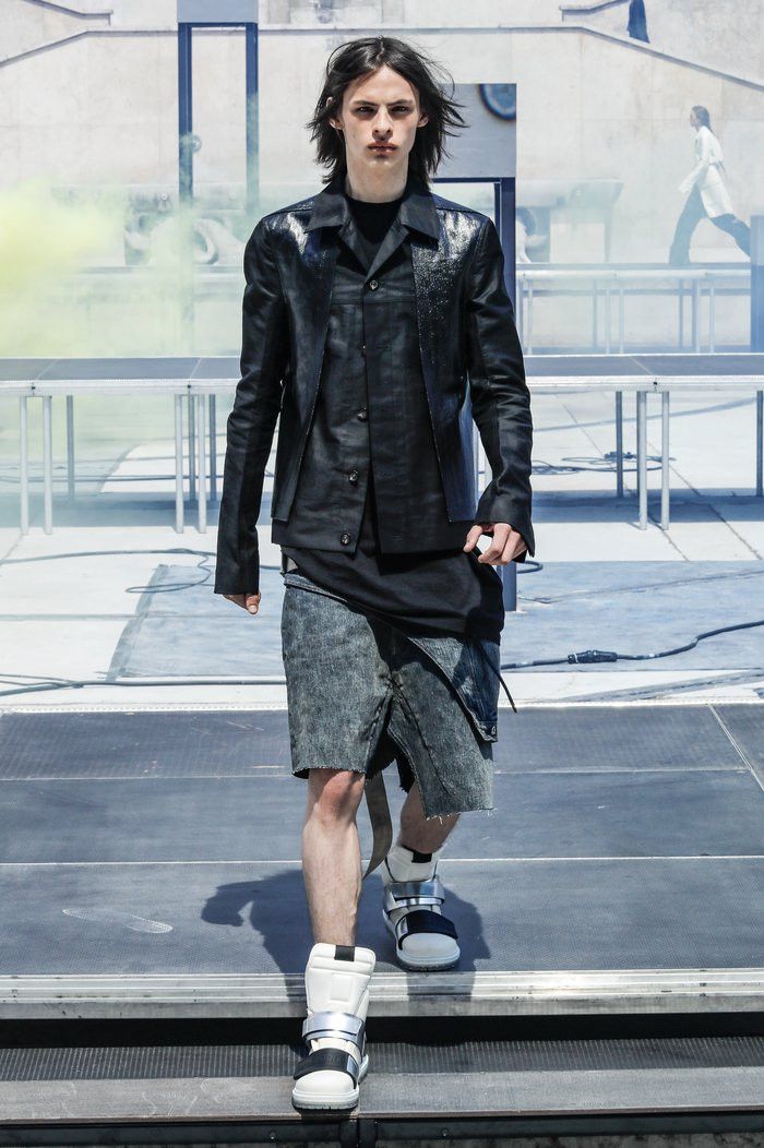 Rick Owens RICK OWENS SS'19 “BABEL” WAXED JACKET/LOOK 15 | Grailed