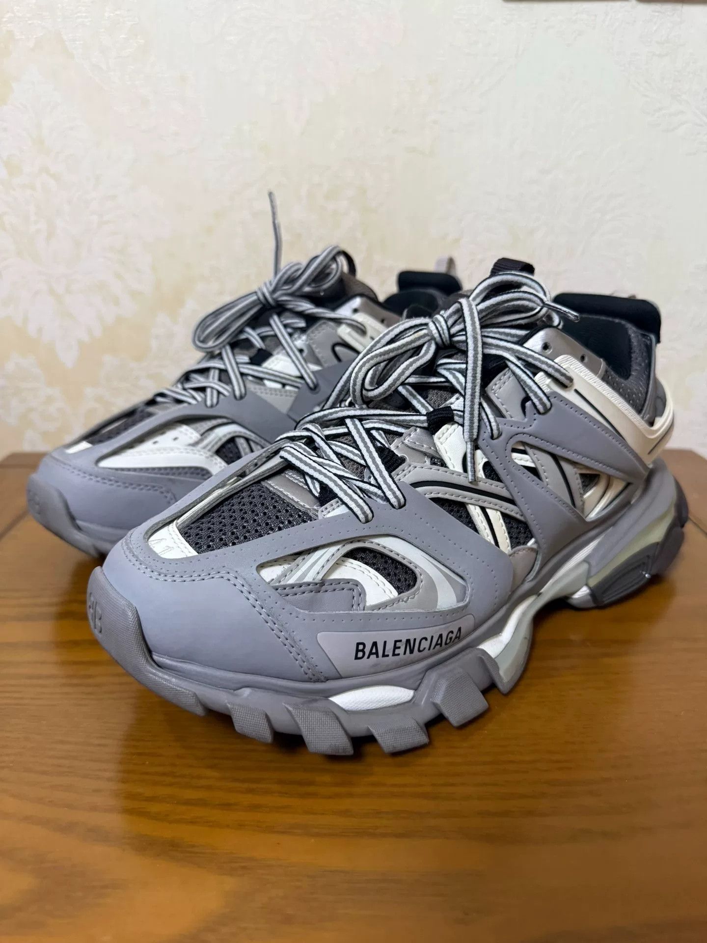 Balenciaga Balenciaga Multi Lowtop Sneakers 41 Men Size US 8.5 / EU 41-42 - 1 Thumbnail