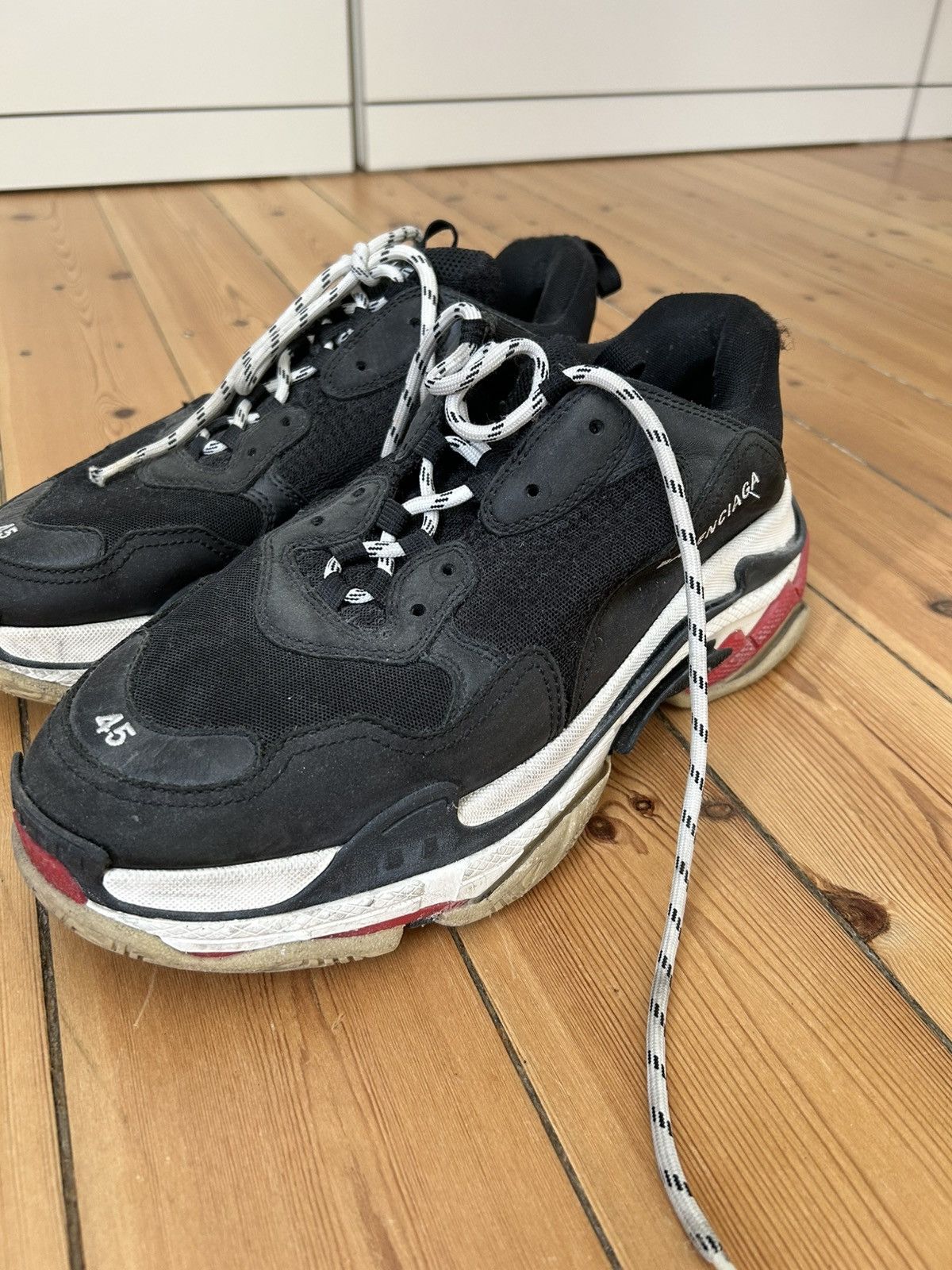 Balenciaga Balenciaga Triple S Bred Size US 12 / EU 45 - 1 Thumbnail