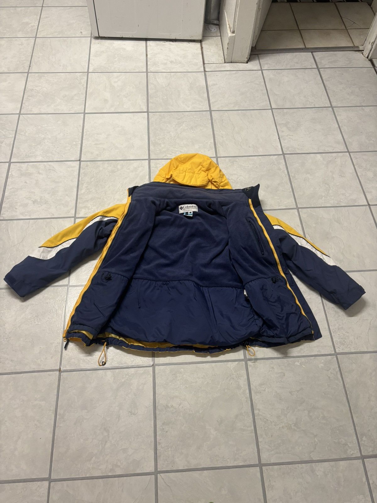 Columbia Womens vintage columbia double lined snowboard jacket Size L Size L / US 10 / IT 46 - 4 Thumbnail