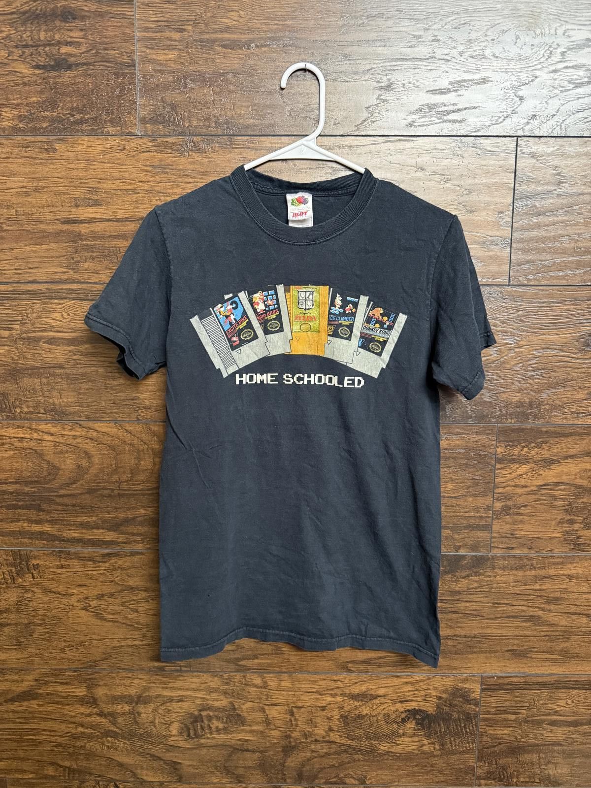 Fruit Of The Loom VTG 8-BIT NES Cartridges T-shirt Home Schooled Nintendo Tee Size US S / EU 44-46 / 1 - 1 Thumbnail