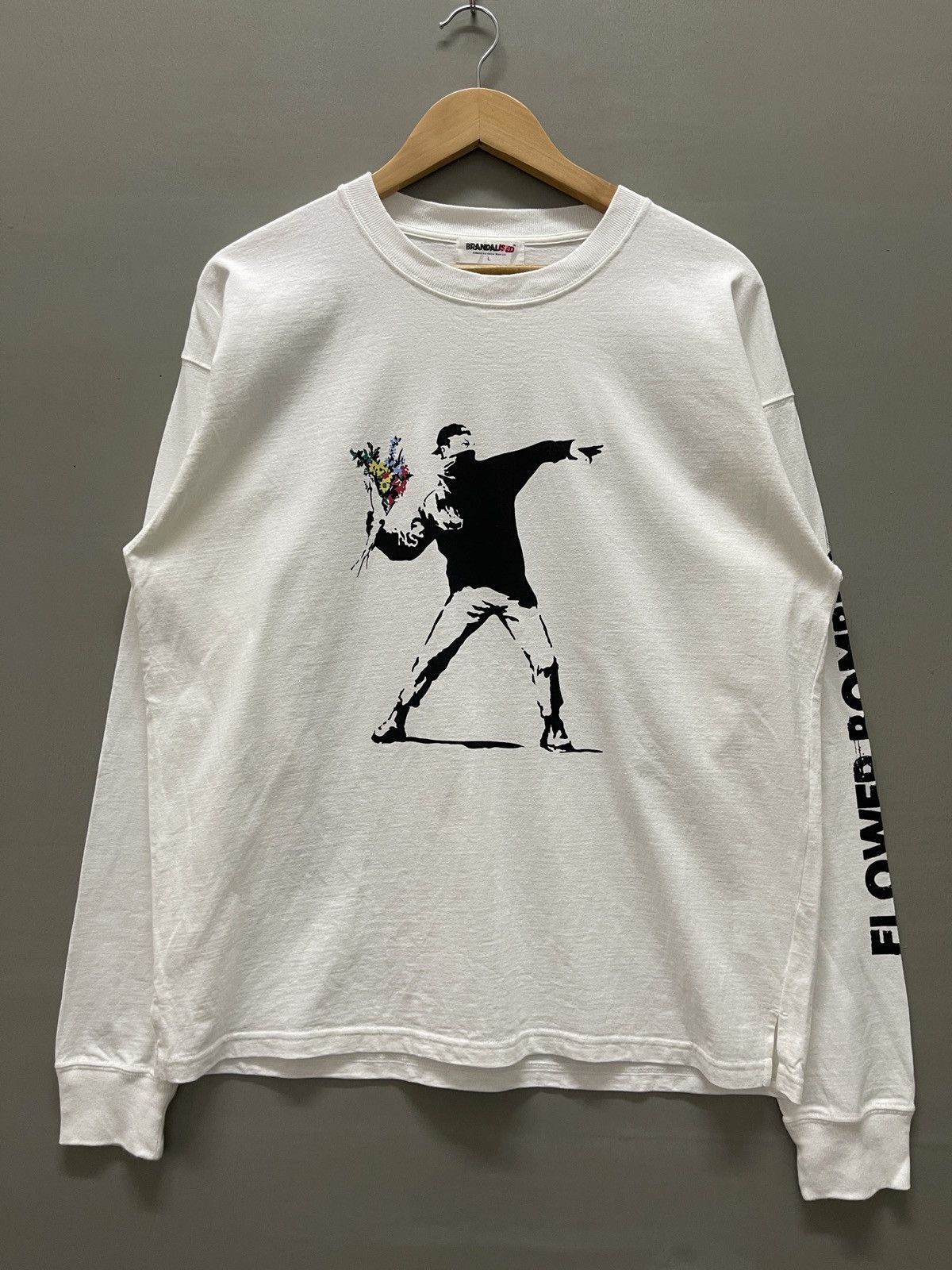 Vintage Banksy Rage Flower Bomber Art Ls Tshirt Size US L / EU 52-54 / 3 - 1 Thumbnail