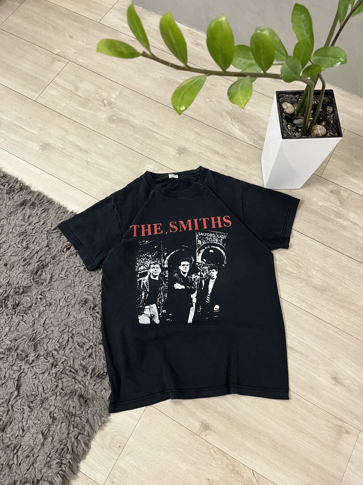 Band Tees 🔥90'S THE SMITHS VINTAGE THE QUEEN IS DEAD T SHIRT Size US S / EU 44-46 / 1 - 5 Thumbnail
