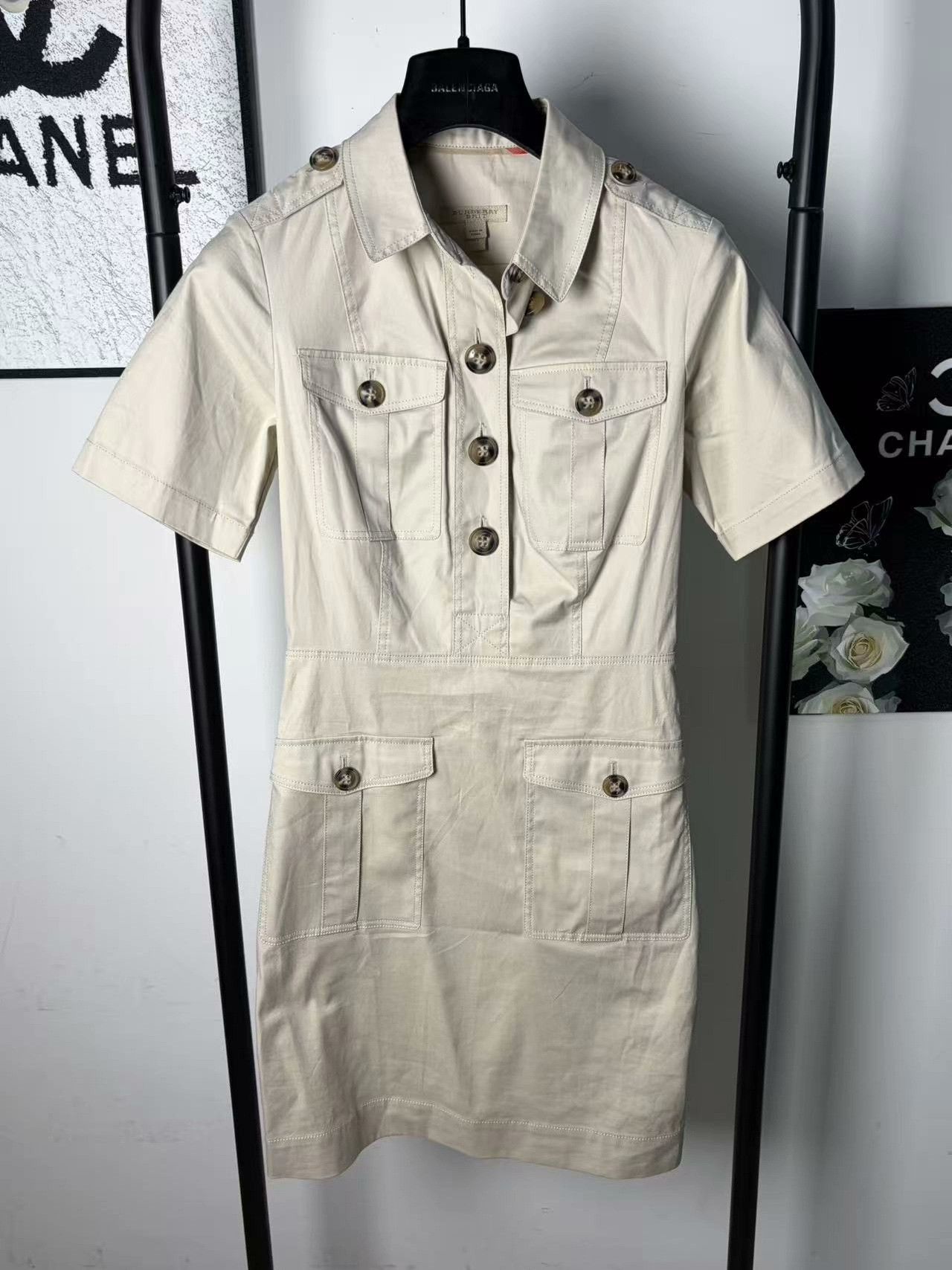 Burberry Burberry White T-Shirt M Women Size M / US 6-8 / IT 42-44 - 1 Thumbnail