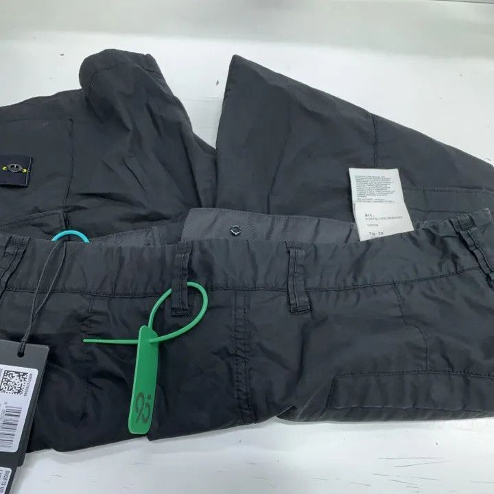 Stone Island Stone Island Black Cargo Bermuda Shorts for Men -2506 Size US 29 - 5 Thumbnail