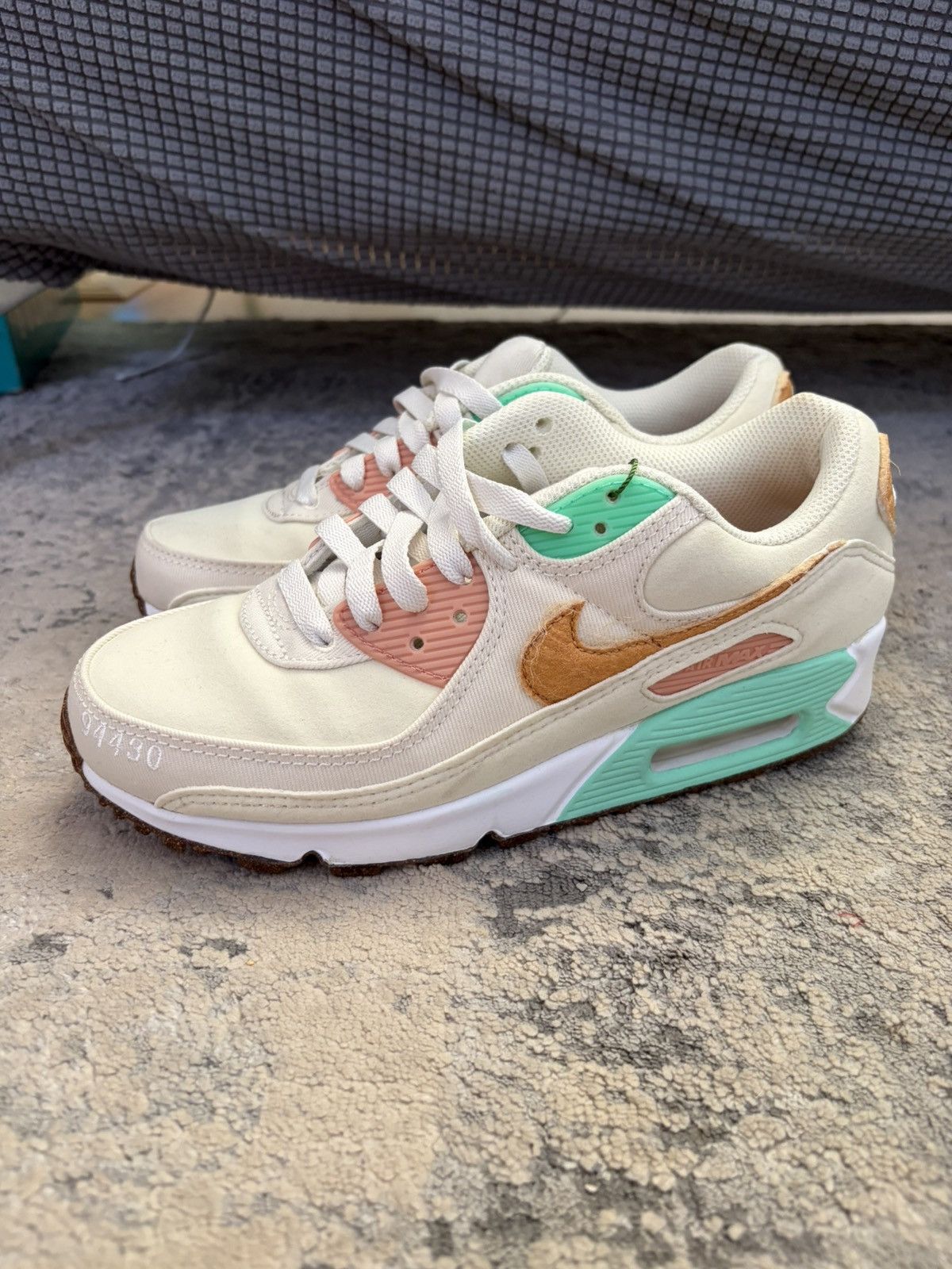W Air Max 90 LX Happy Pineapple Coconut Milk/Metallic Gold