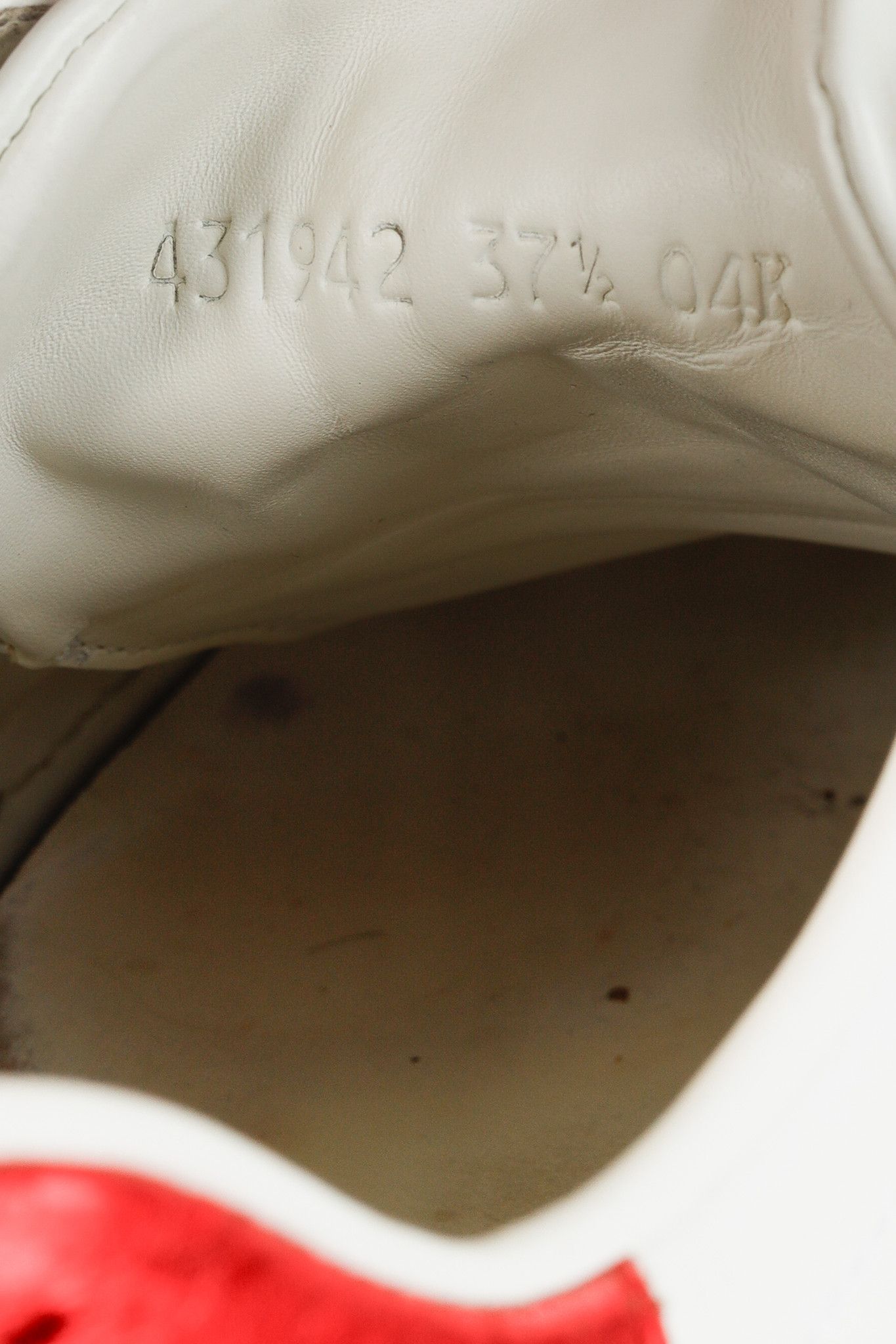 Gucci Gucci Ace Bee Womens White Leather Sneaker Size US 7 / IT 37 - 12 Thumbnail