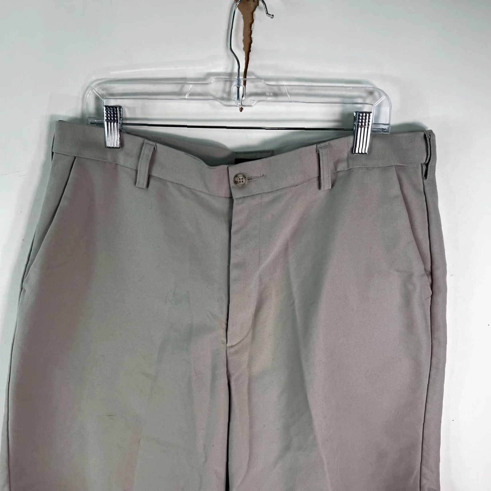 Dockers Dockers Mens Flat Front Regular Fit Tan Chino Shorts Size 36 Casual Golf Short 9 Inseam 5-Pocket Beige Belt Loops Modern Comfort Stretch Clothing Mens Size US 36 / EU 52 - 2 Thumbnail