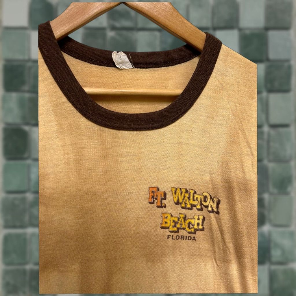 Vintage VINTAGE 90s Ft Walton Beach Florida Women's Graphic T-Shirt Beige Medium Beach Sportswear Size M / US 6-8 / IT 42-44 - 1 Thumbnail