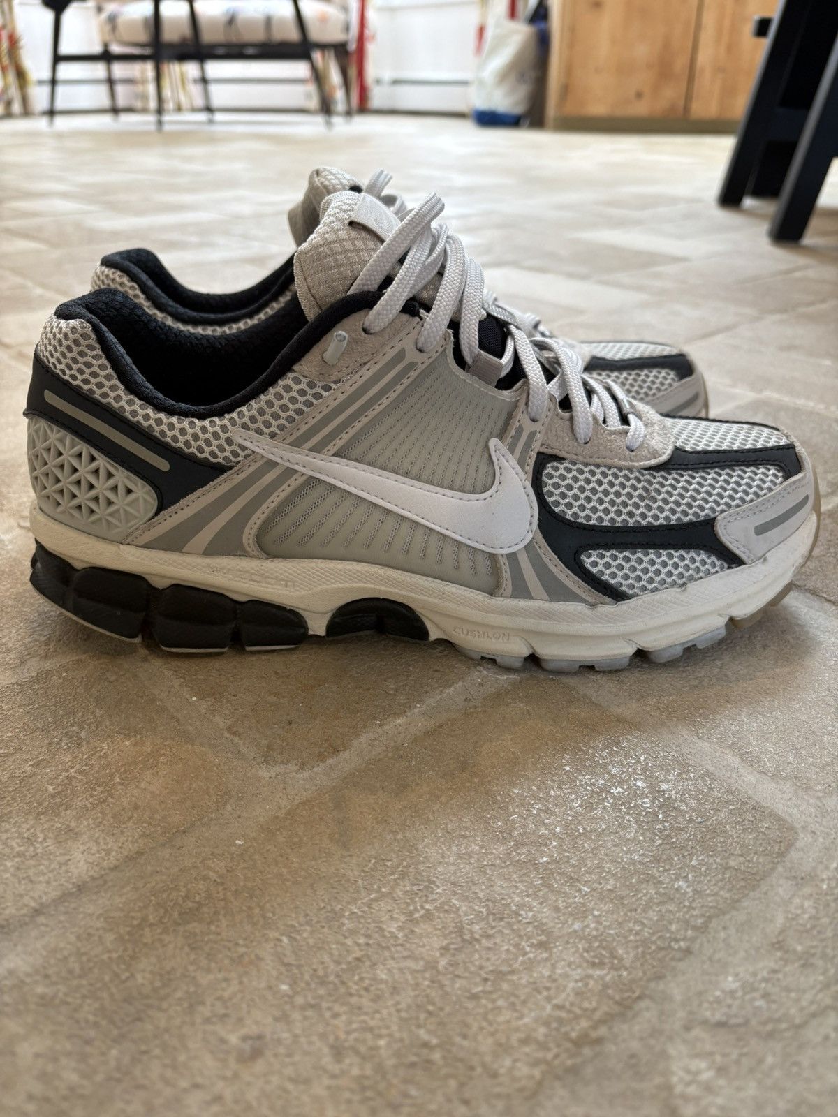Nike Nike Zoom Vomero 5 Men SIZE US 8.5 Supersonic FN7649-110 Size US 8.5 / EU 41-42 - 3 Thumbnail