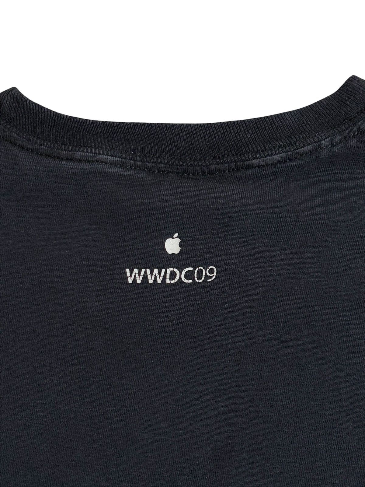 Apple Apple WWDC 2009 Official Conference Promo T-Shirt Size US L / EU 52-54 / 3 - 2 Thumbnail