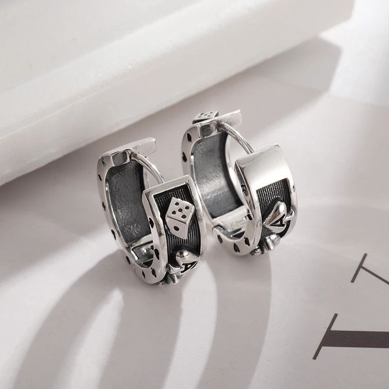 Jewelry × Vintage Vintage Gothic Skull Dice Earrings Size ONE SIZE - 1 Thumbnail