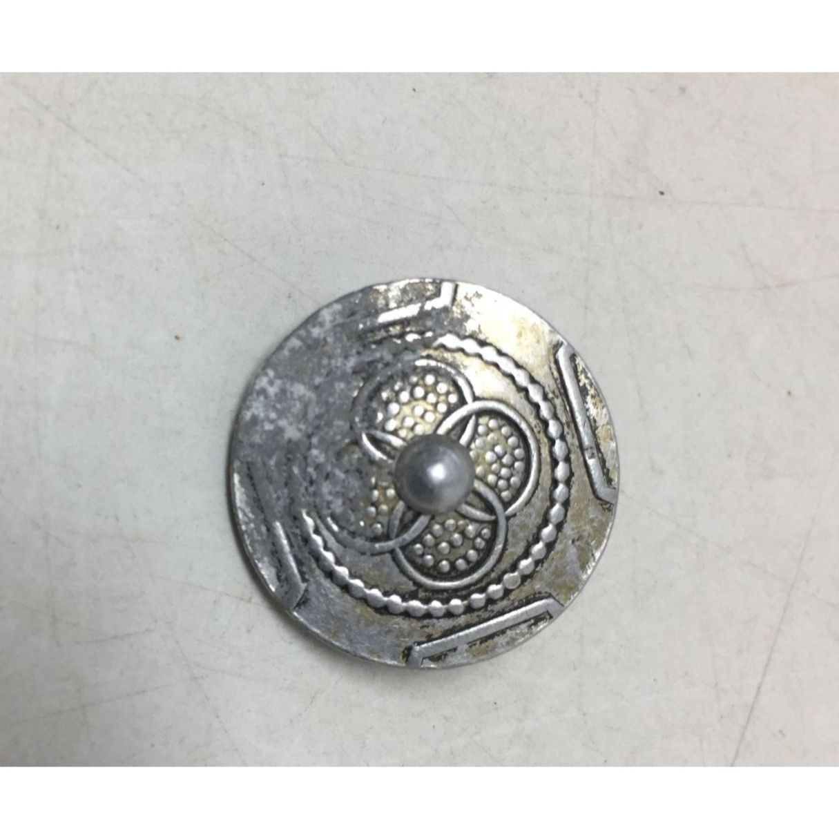 Other Women's Vintage Round Silver Tone Clip On Earrings Size ONE SIZE - 4 Thumbnail