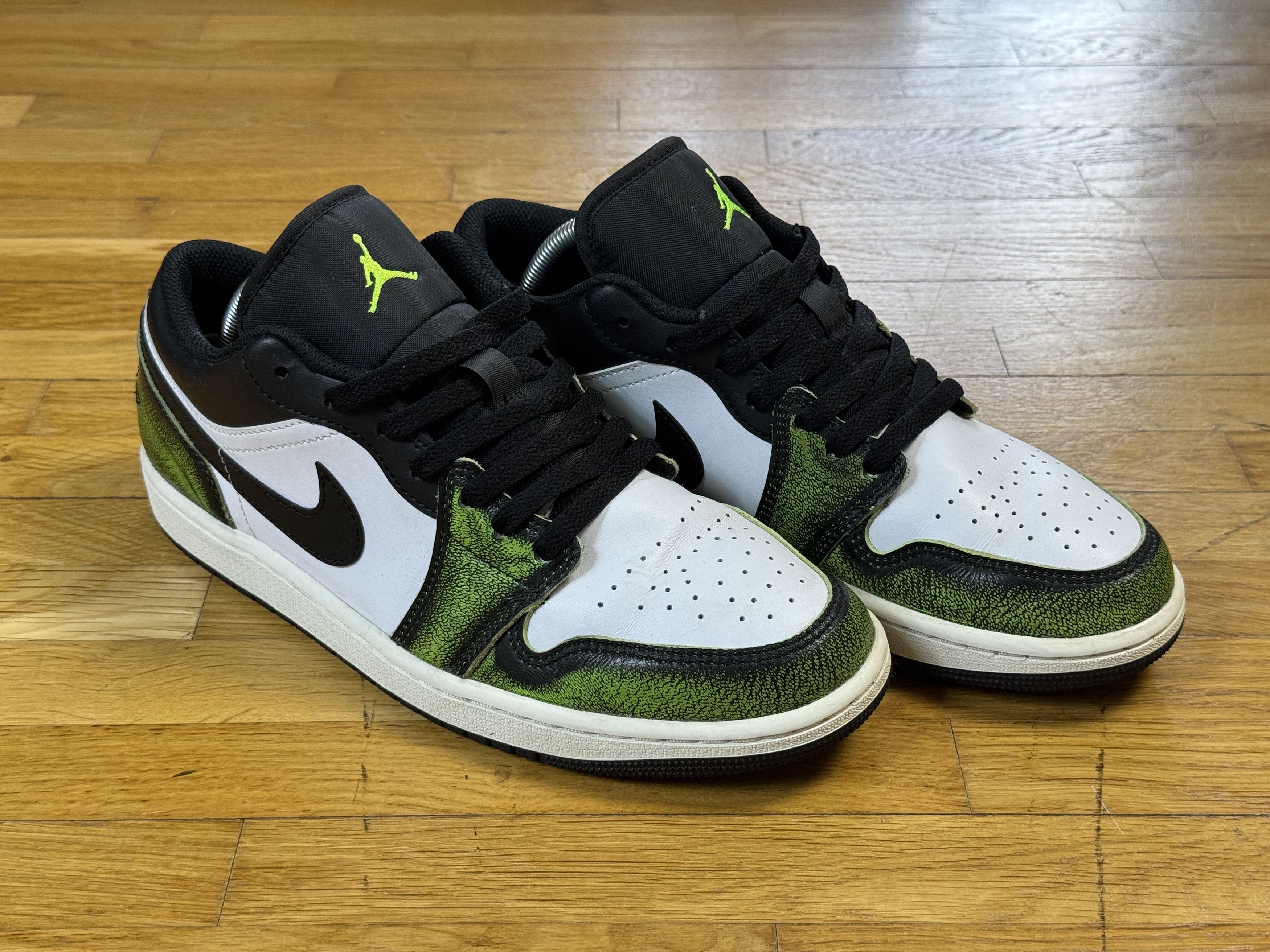 Nike Shoes NIKE AIR JORDAN 1 low electric green Size US 9 / EU 42 - 1 Thumbnail