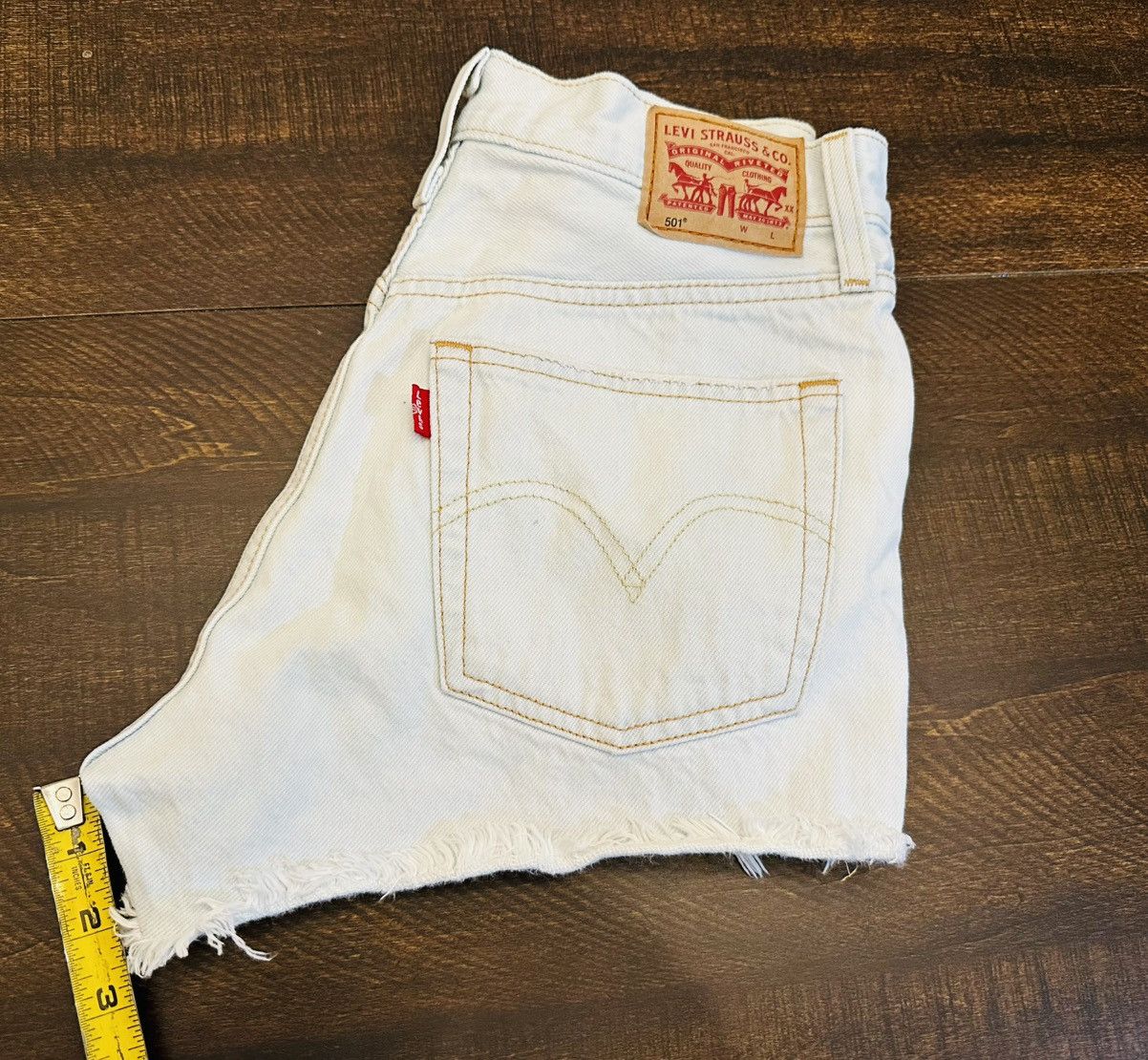 Levi's Levi’s 501 Distressed Women’s Light Wash Button Fly-Size 26 Size 26" / US 2 / IT 38 - 4 Thumbnail