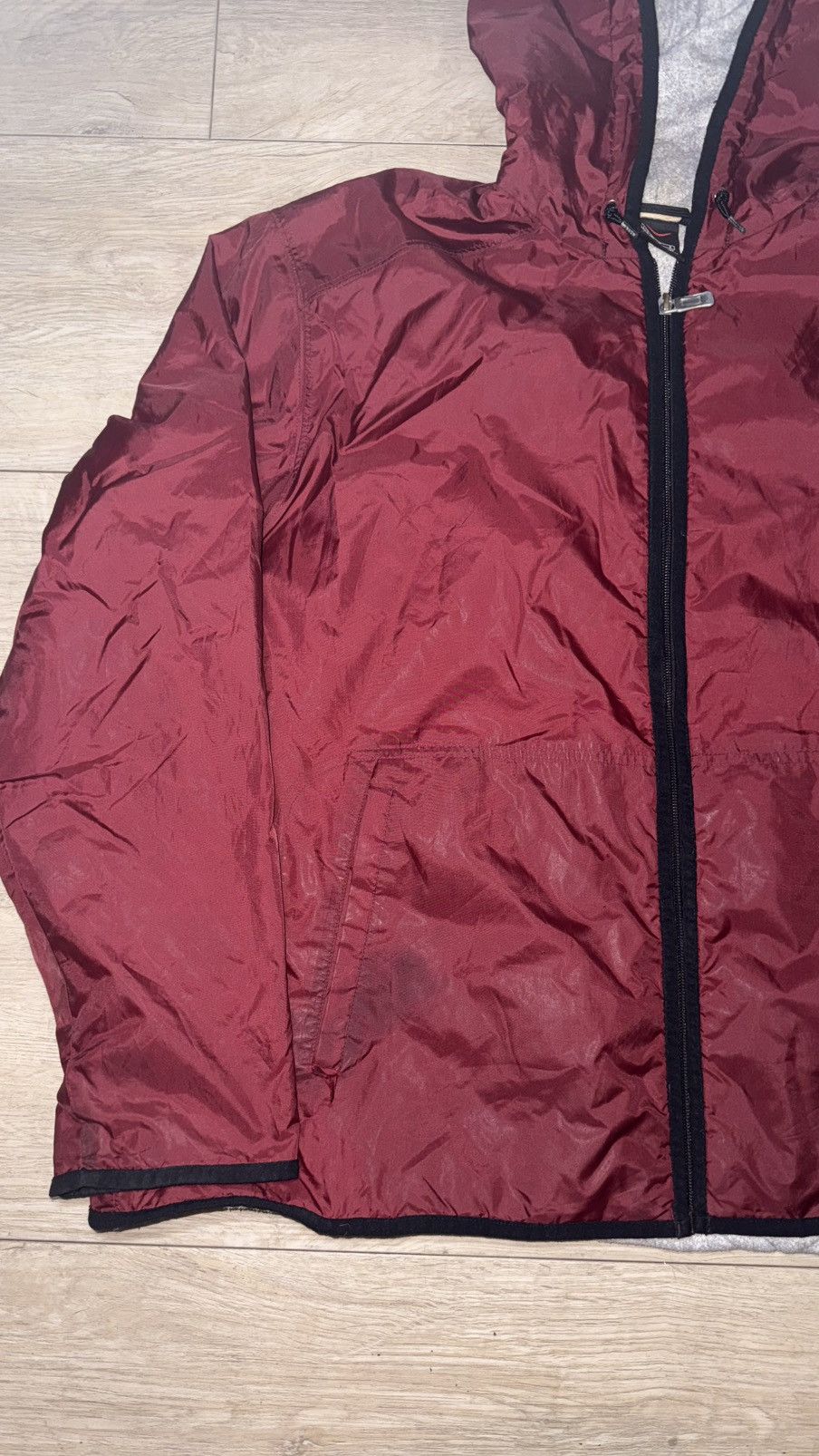 Nike Vintage / Y2K 1990s Maroon Nike Embroidered Logo Windbreaker Size US L / EU 52-54 / 3 - 4 Thumbnail