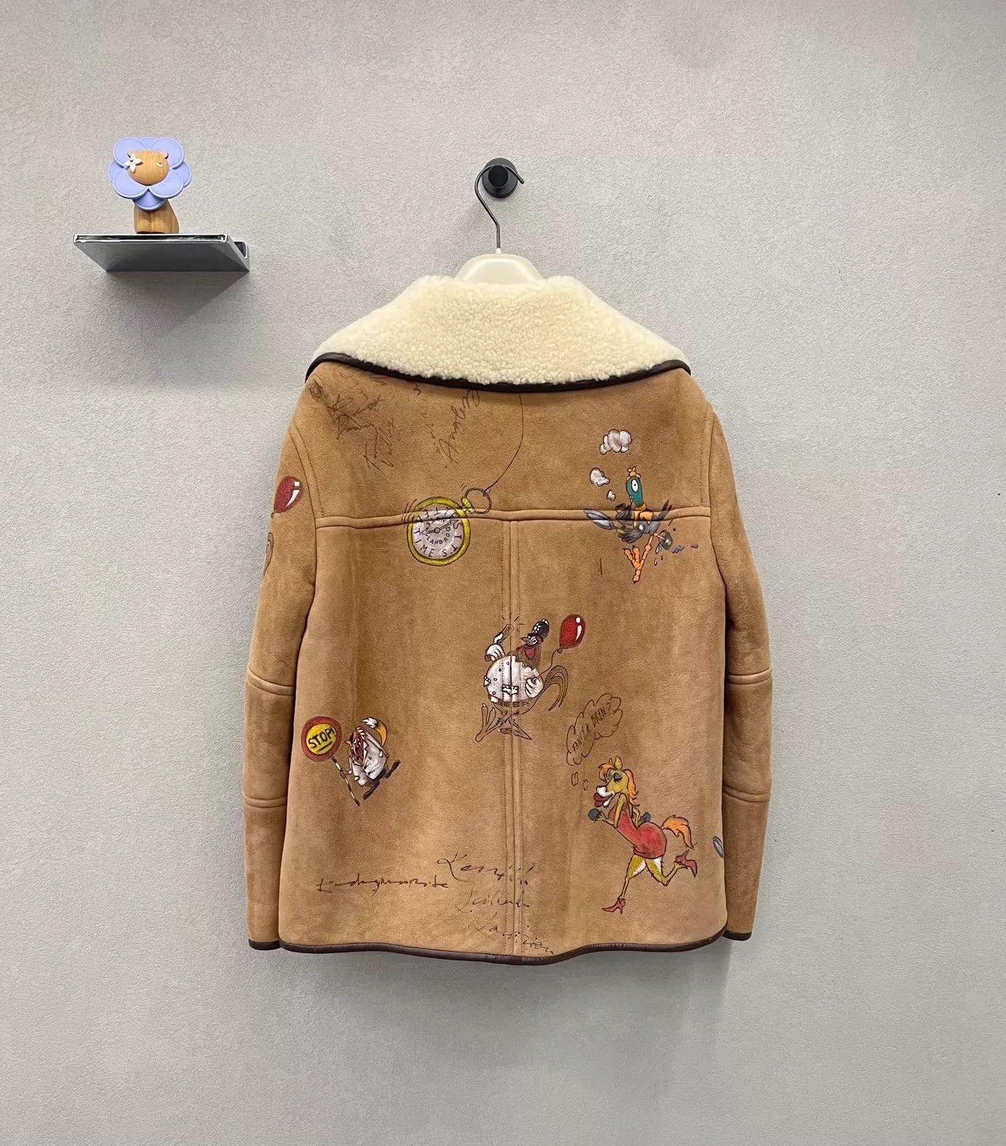 Burberry Burberry Camel Shearling Animal Comic Print Coats 40 Size S / US 4 / IT 40 - 2 Thumbnail