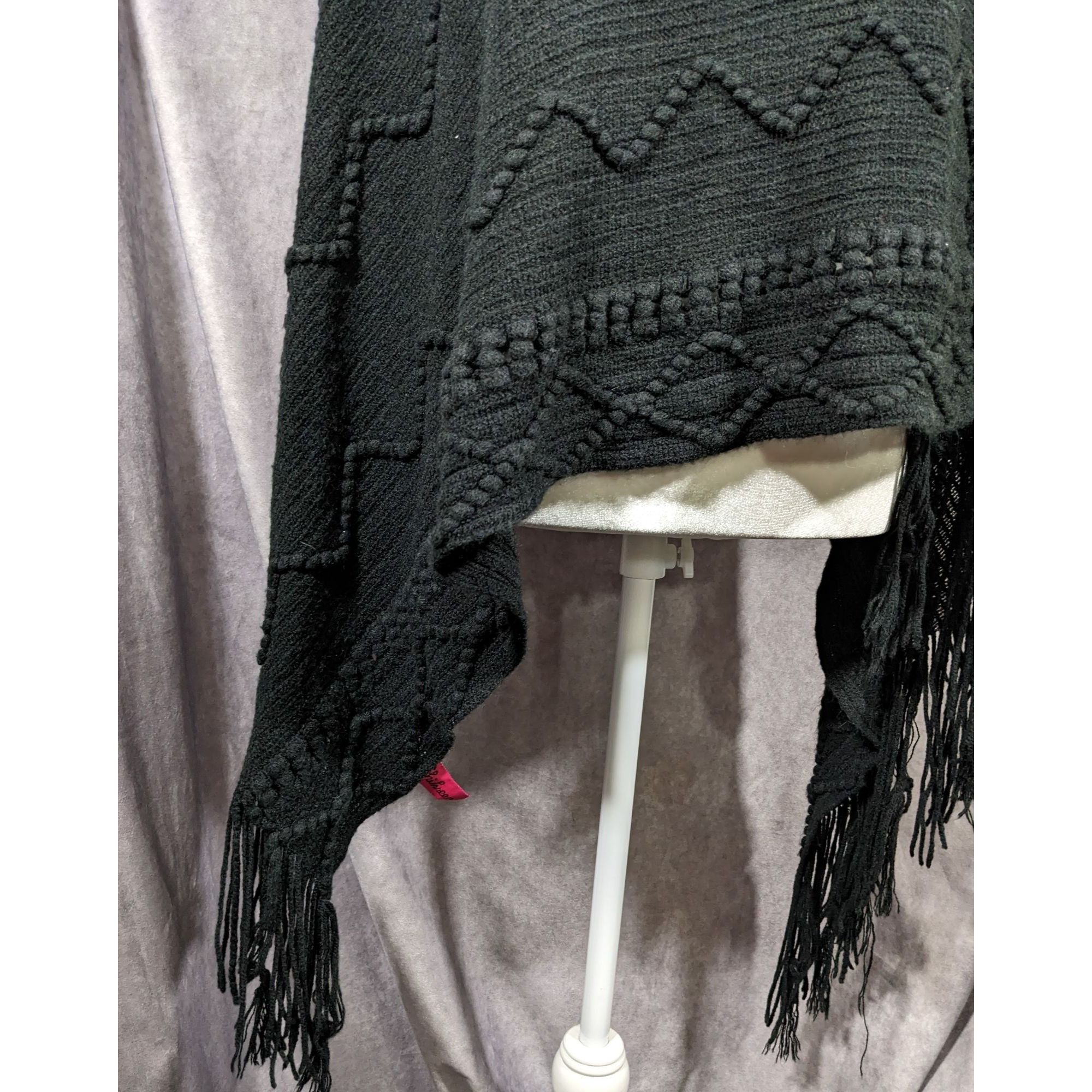 Other Shihreen Gothic Asymmetrical Fringe Poncho Size ONE SIZE - 4 Thumbnail