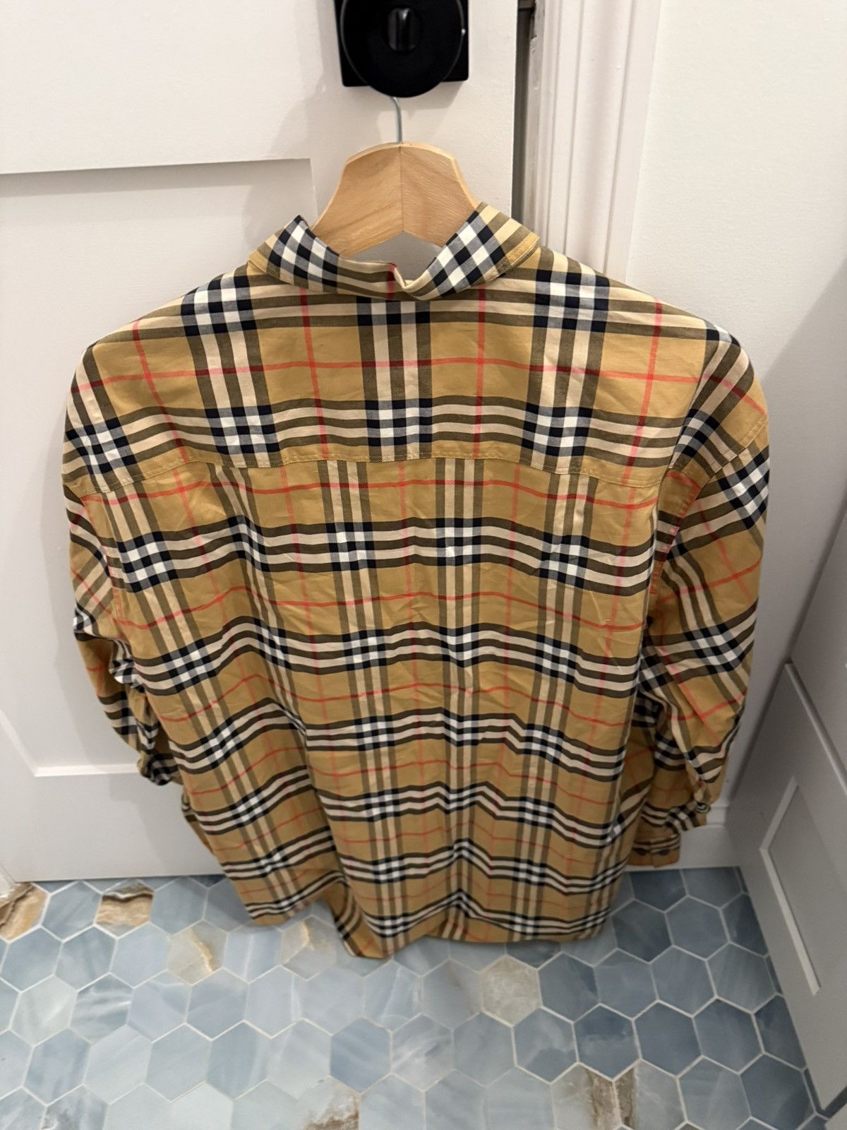 Burberry Burberry Classic Plaid Button Up (Gently Used Like-New) Size US XL / EU 56 / 4 - 2 Thumbnail