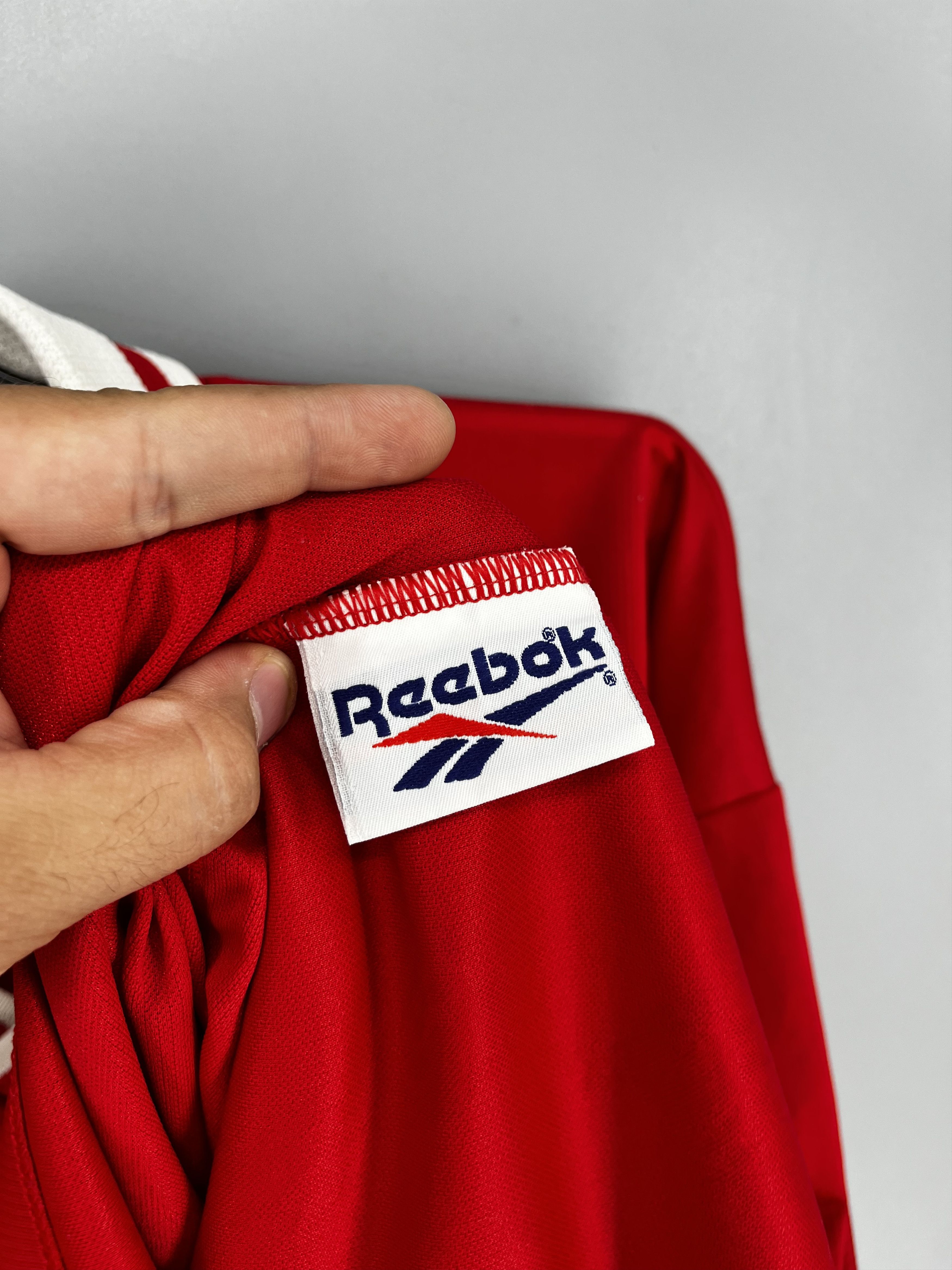Reebok Liverpool FC 96/98 Home Jersey Reebok Carlsberg #10 UK Size US M / EU 48-50 / 2 - 13 Thumbnail