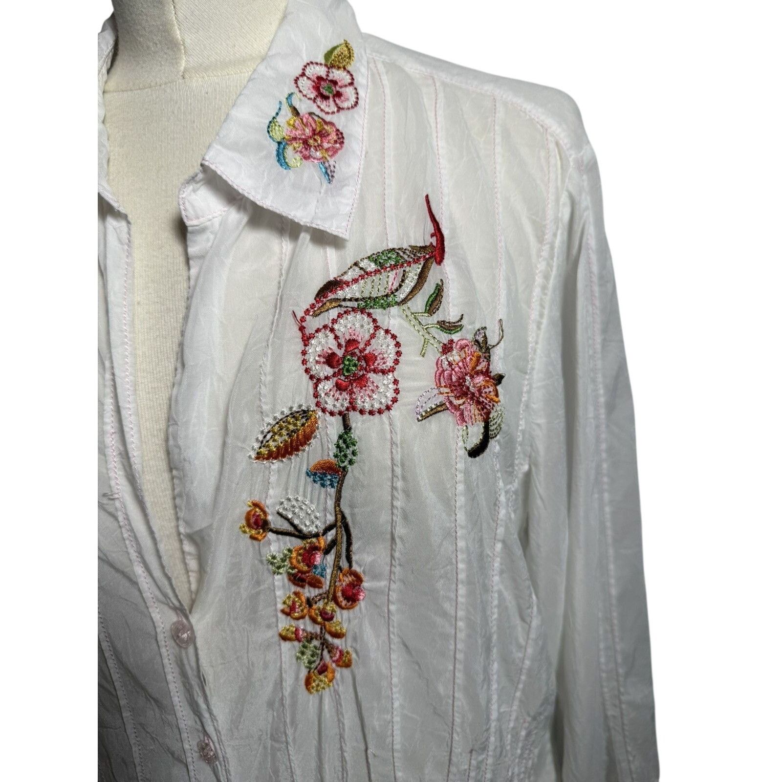 Johnny Was Johnny was white button down top with detailed embroidery Size XL / US 12-14 / IT 48-50 - 2 Thumbnail