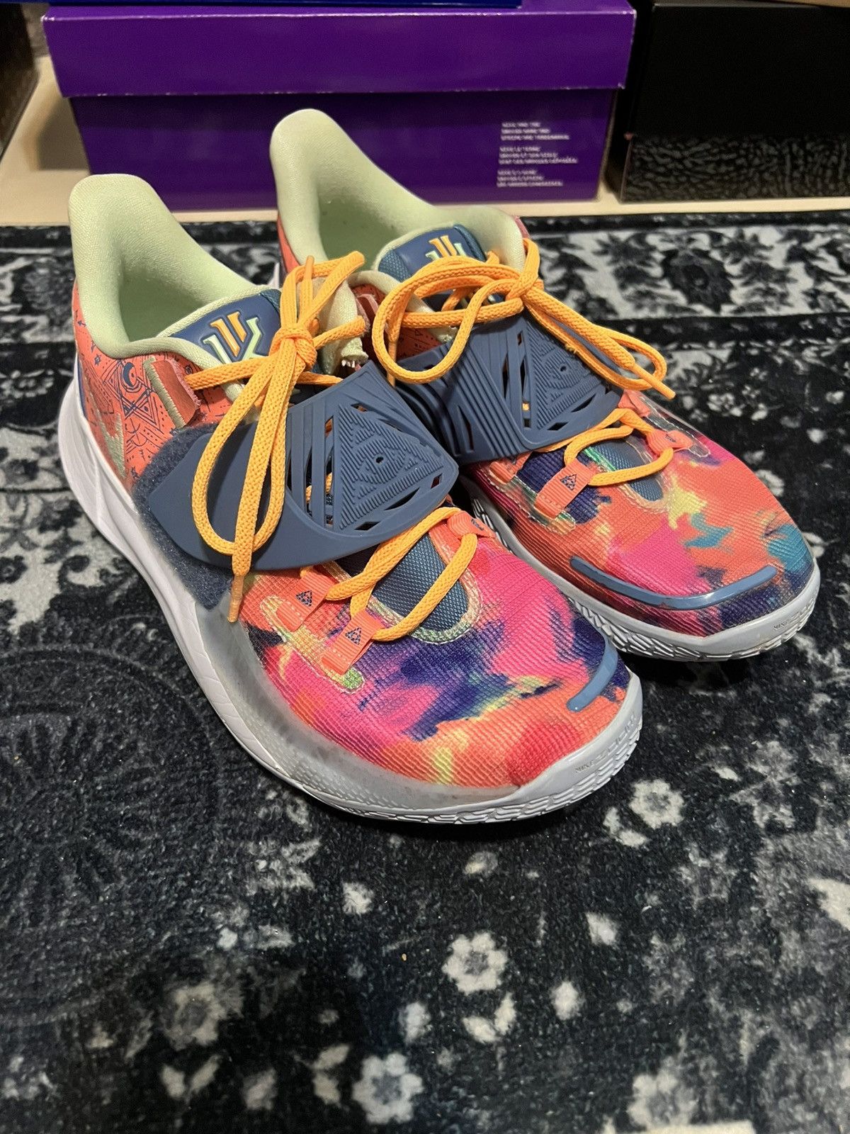 Nike KYRIE LOW 3 "TIE-DYE" Size US 10 / EU 43 - 1 Thumbnail
