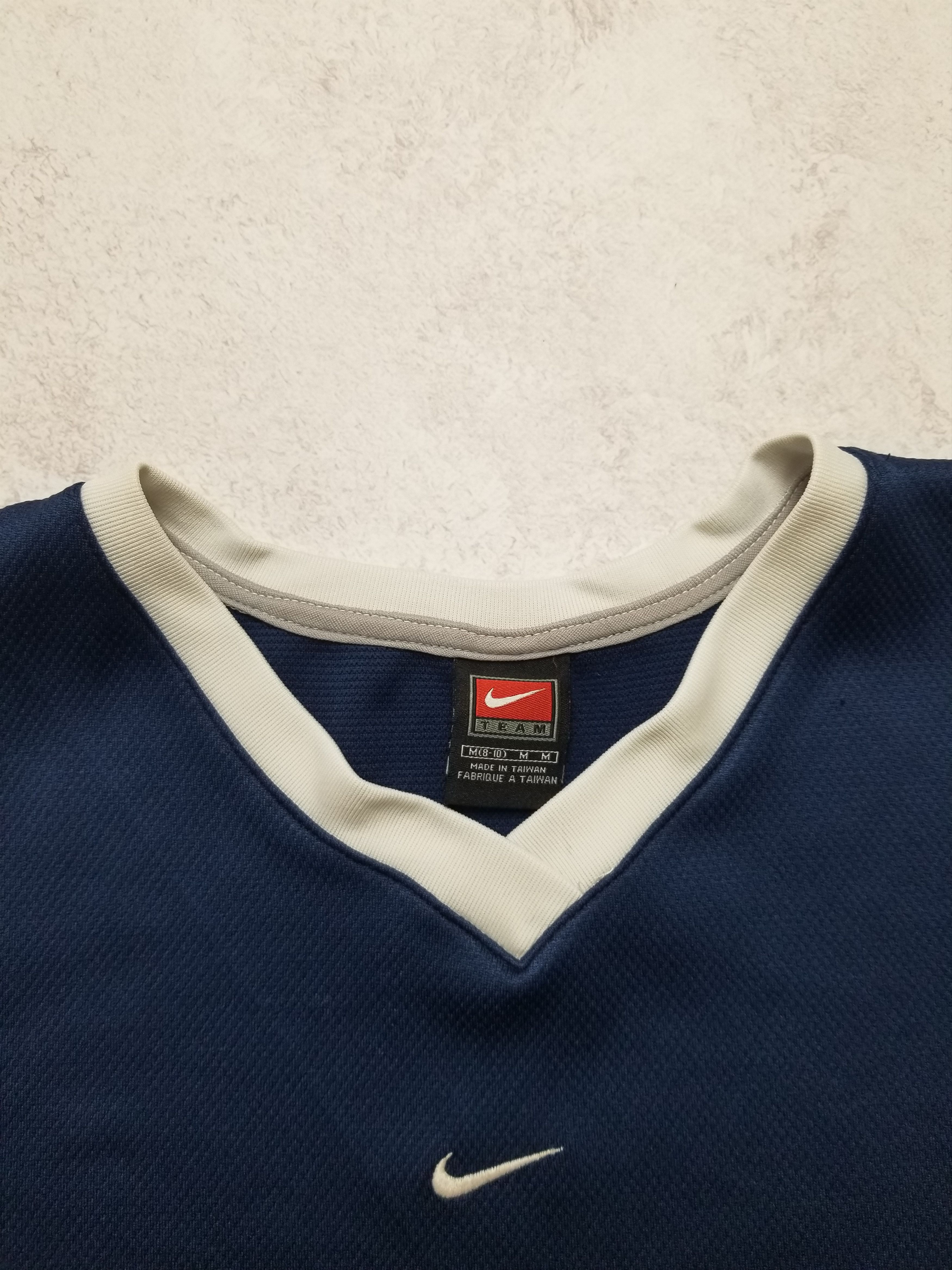 Nike Vintage 90s Nike Jersey Travis Style Sportwear Style Size US M / EU 48-50 / 2 - 5 Thumbnail