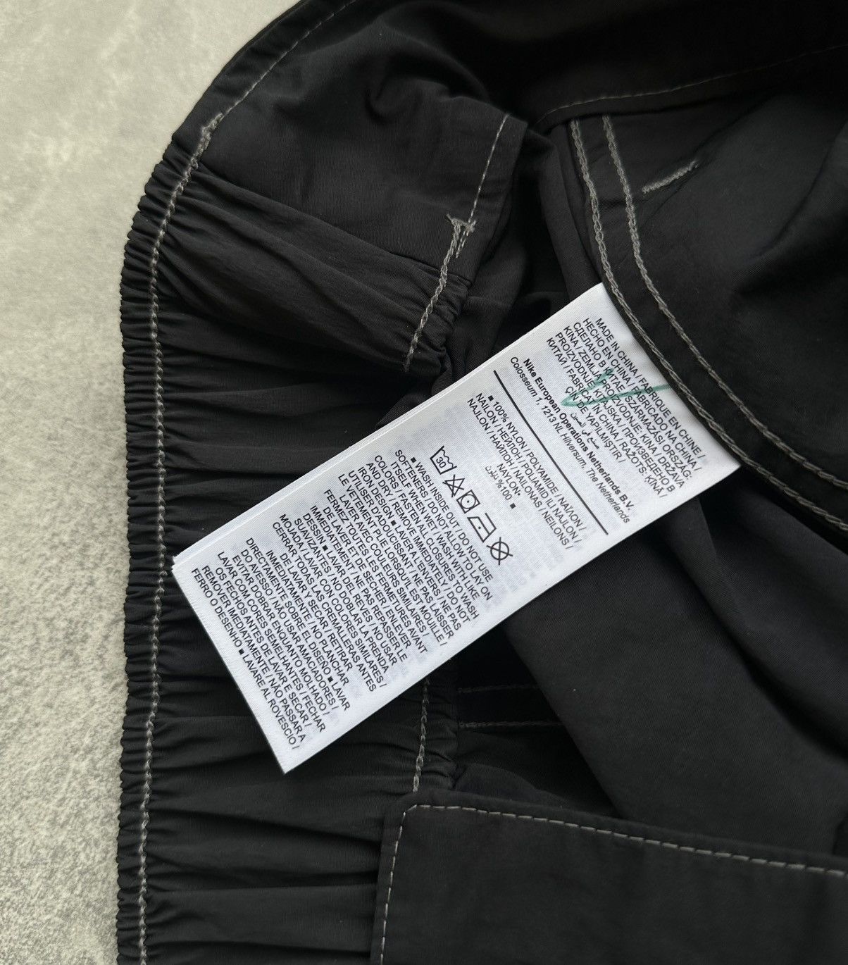 Nike Nike iSPA Cargo Pants Black Zipper Pockets Women Size Small Size US 30 / EU 46 - 10 Thumbnail