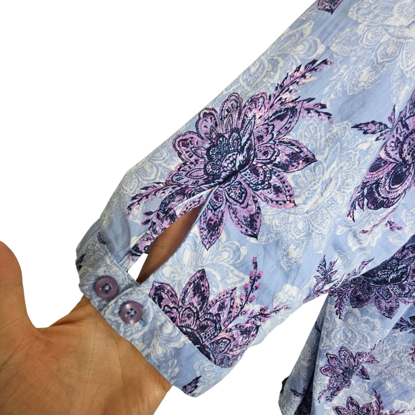 Torrid Catherines Womens Floral Top Plus Size 3X Pintuck Button Size 3XL / US 20-22 - 4 Thumbnail