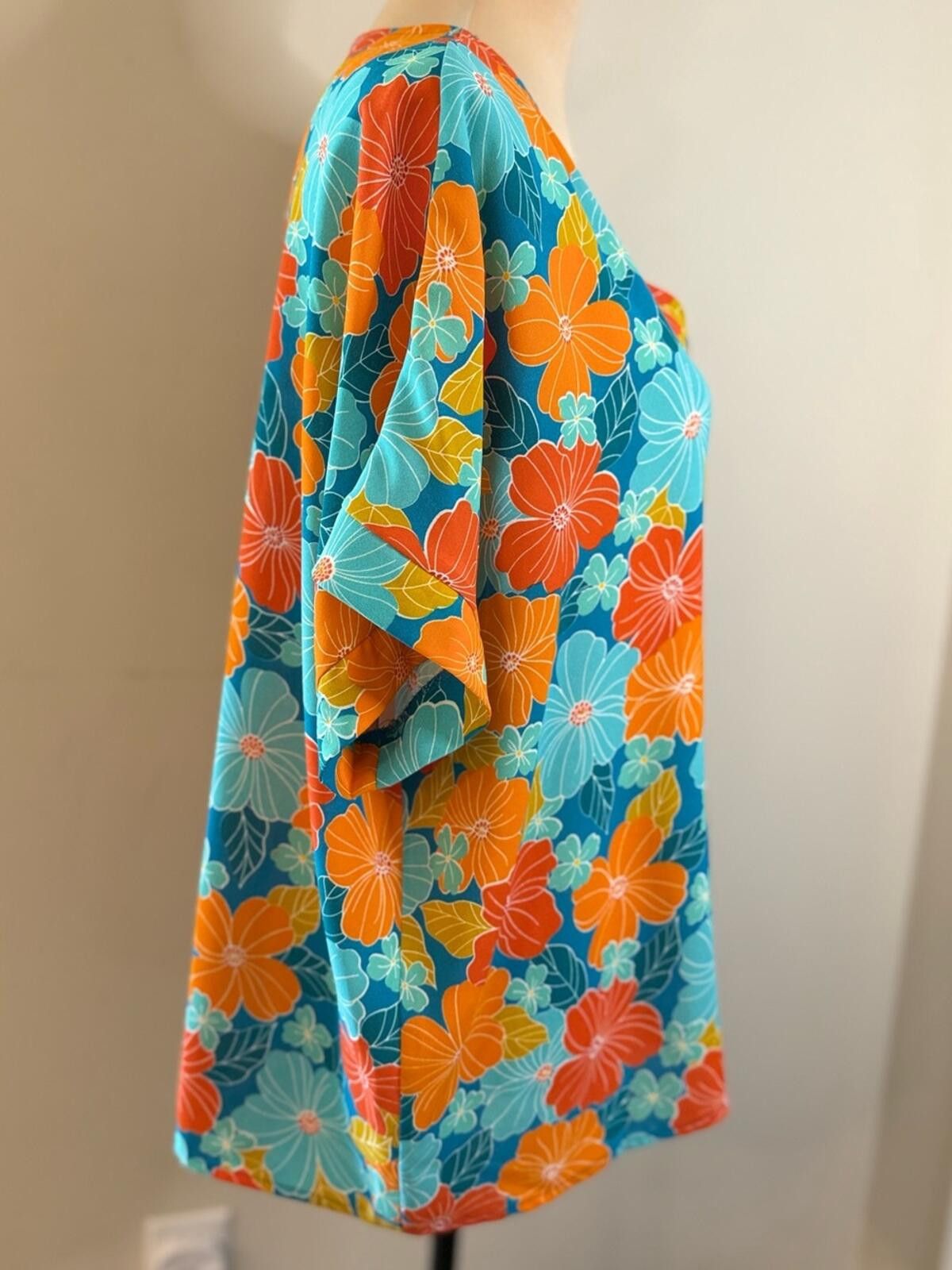 Other Haptics Hawaiian floral top V neck teal blue & orange SZ M Size M / US 6-8 / IT 42-44 - 2 Thumbnail