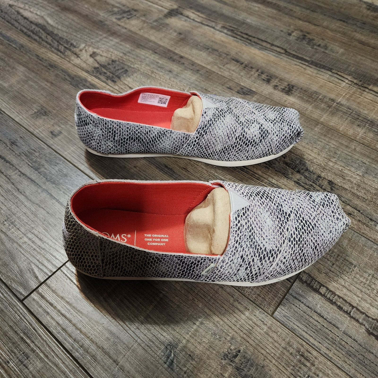 Toms Toms sz 7 Cobblestone Snake Printed Suede Alpargata NIB Shlf Size US 7 / IT 37 - 2 Thumbnail