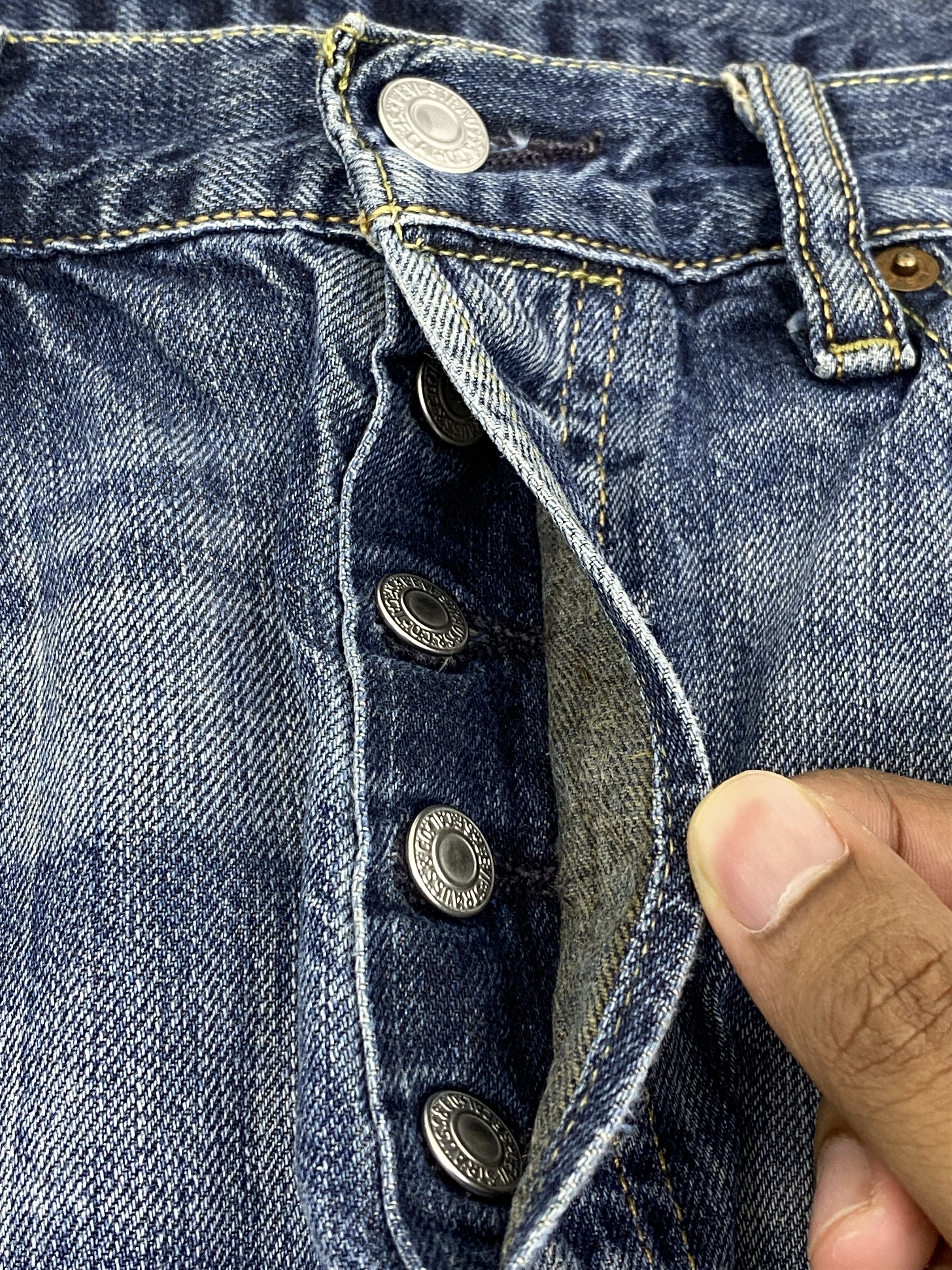 Levi's Distressed Vintage Levis 501 Denim Jeans DP2732 Size US 31 - 16 Thumbnail