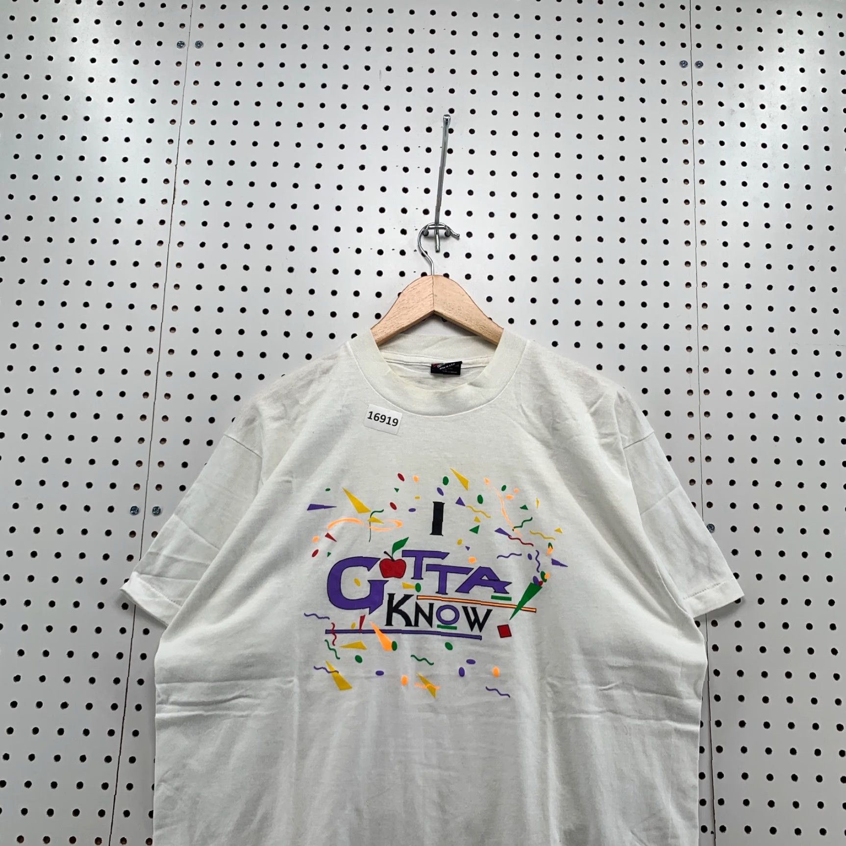 Fruit Of The Loom VINTAGE Fruit of the Loom 90s T-Shirt Adult XL White "I Gotta Know" Short Sleeve Teacher Mens Size US XL / EU 56 / 4 - 2 Thumbnail