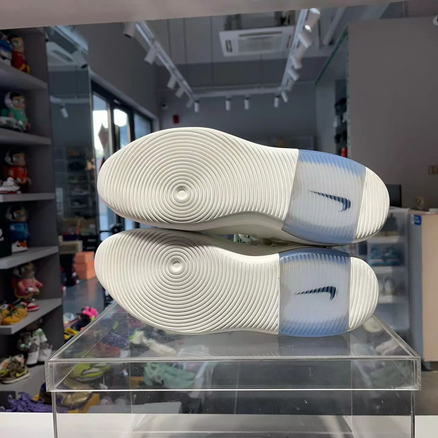 Nike FOG 1 Gray/White 42.5 Worn Once AR4237-100 Size US 9.5 / EU 42-43 - 7 Thumbnail
