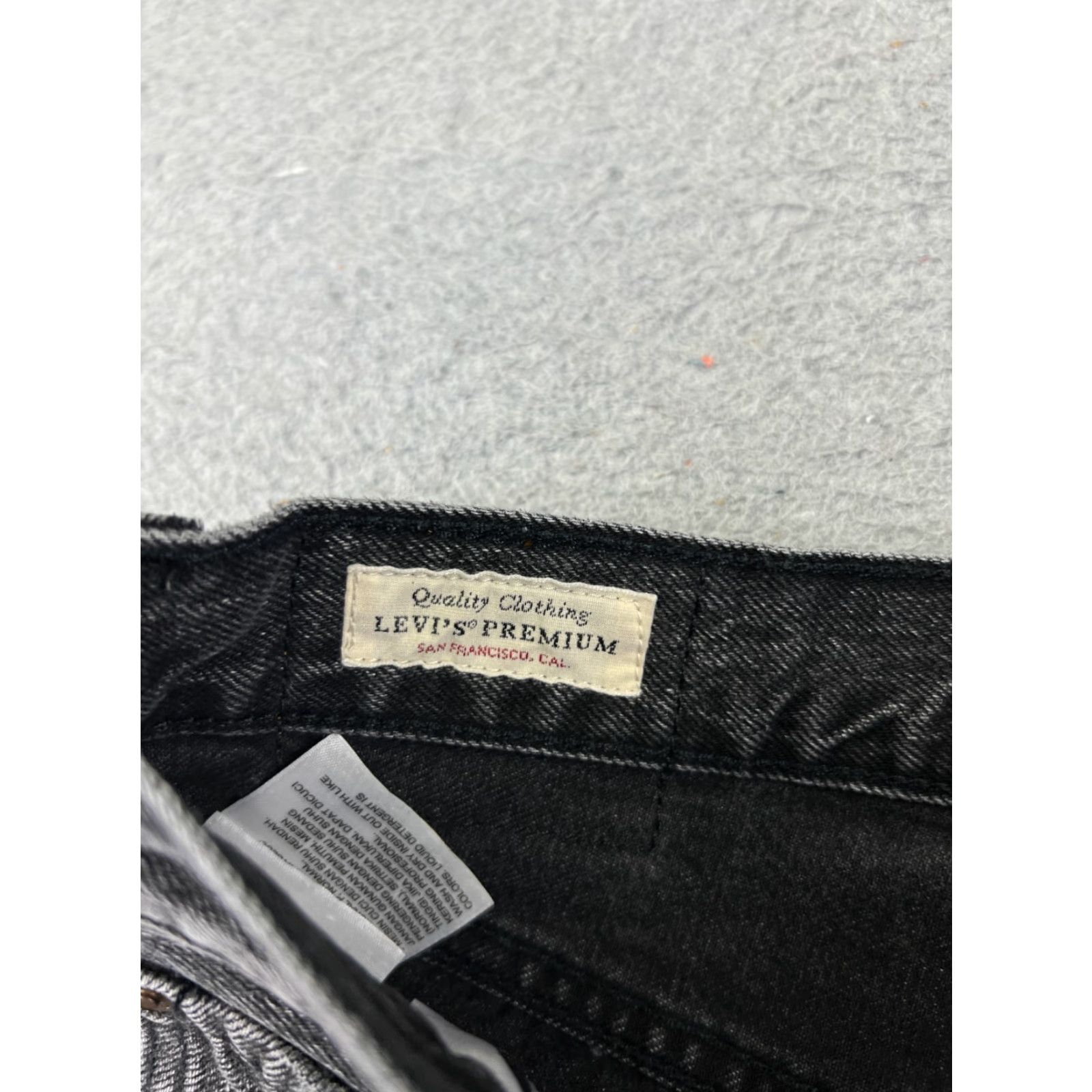 Levi's Levi's Women's Denim Shorts 24 Black Cut-Off Vintage Big E 501 Button Fly Casual Size 42" / US 20 - 7 Thumbnail