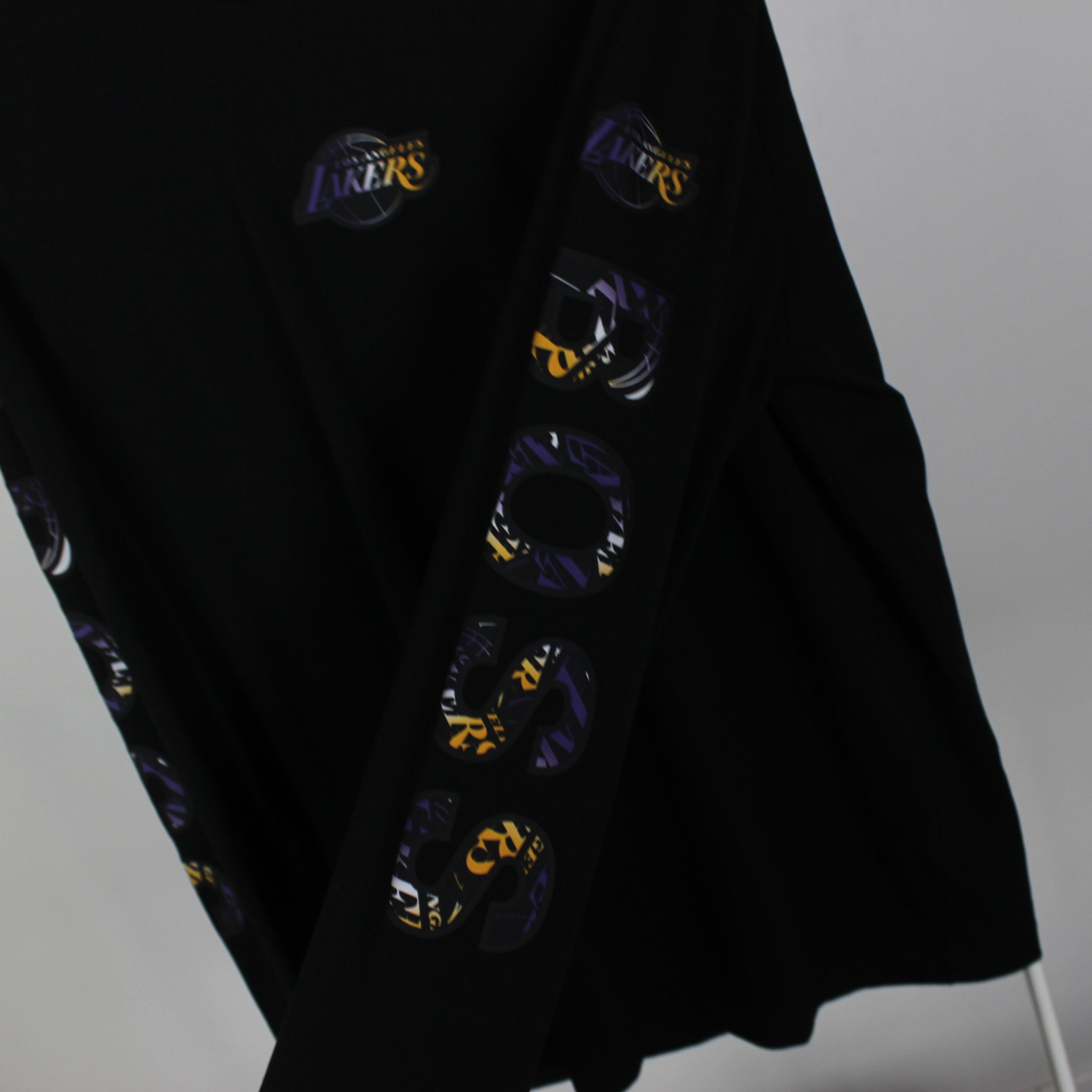 Hugo Boss Hugo Boss x Lakers Long Sleeve Tee L XL Size US XL / EU 56 / 4 - 10 Thumbnail