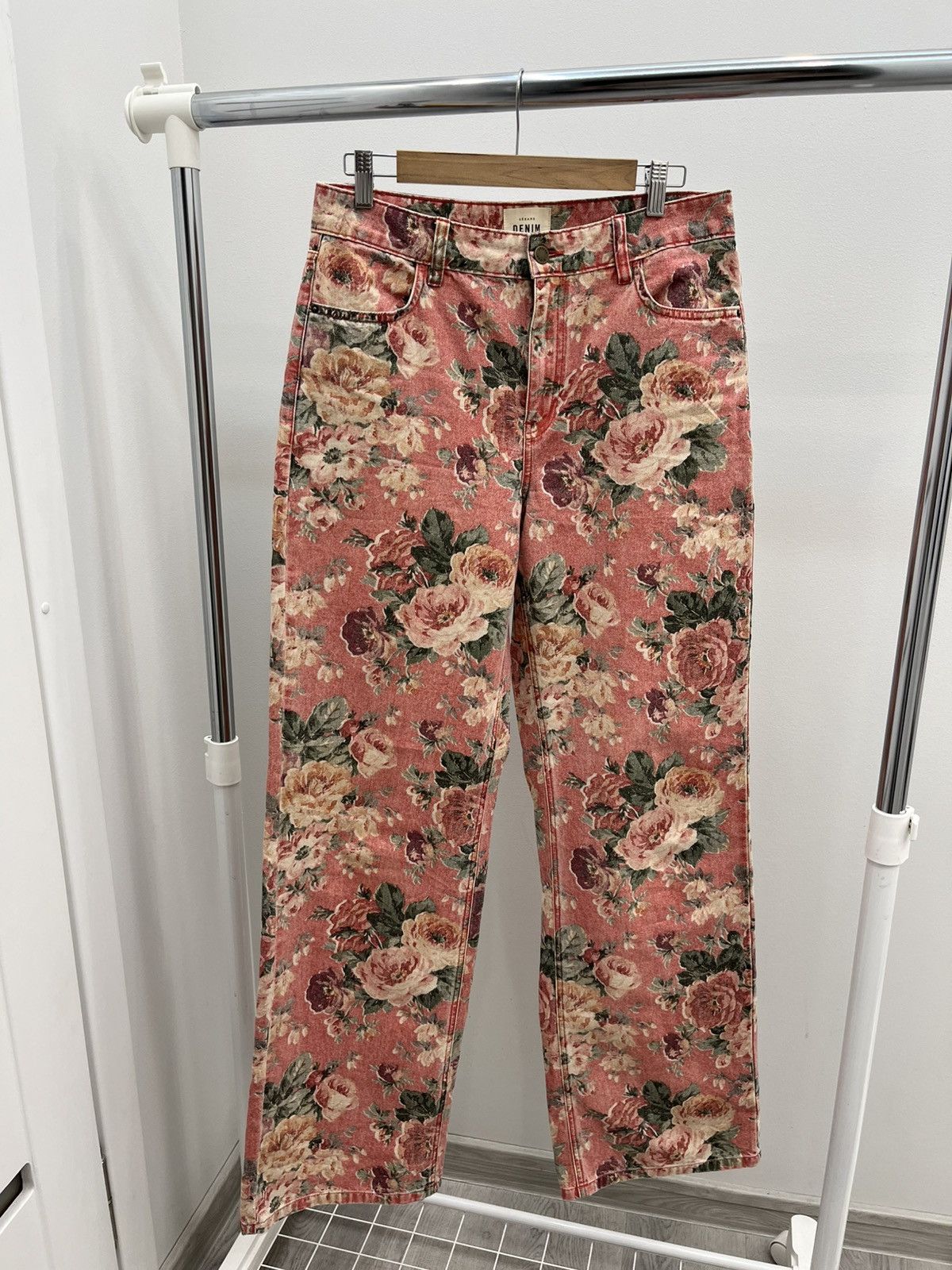 Sezane Sezane Pink Floral Denim Trousers Wide Leg Jean Rose Pattern Size 28" / US 6 / IT 42 - 1 Thumbnail