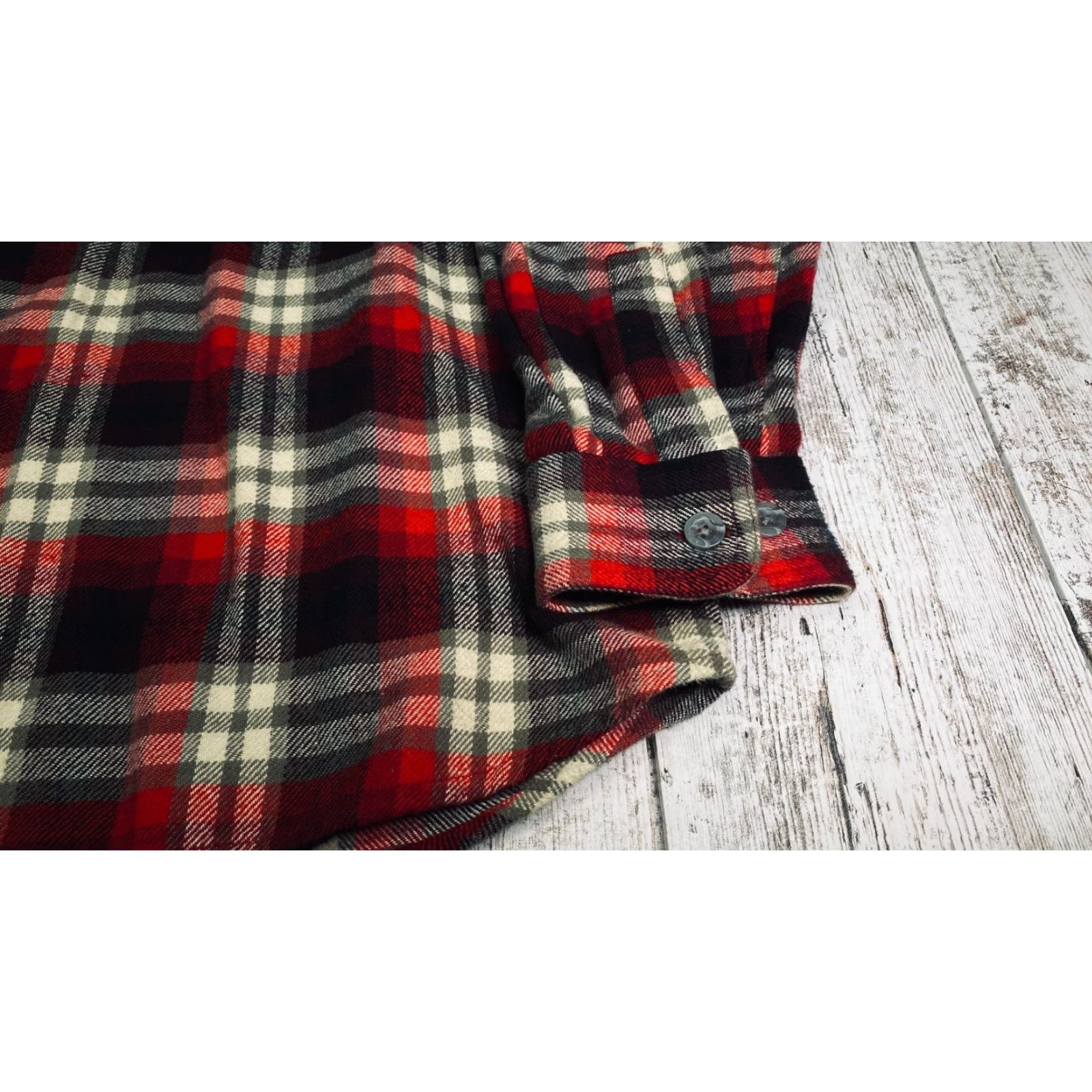 Vintage Woolrich Flannel Shirt Mens 2XL Red Plaid Button Long Sleeve Cotton Heavyweight Size US XXL / EU 58 / 5 - 4 Thumbnail