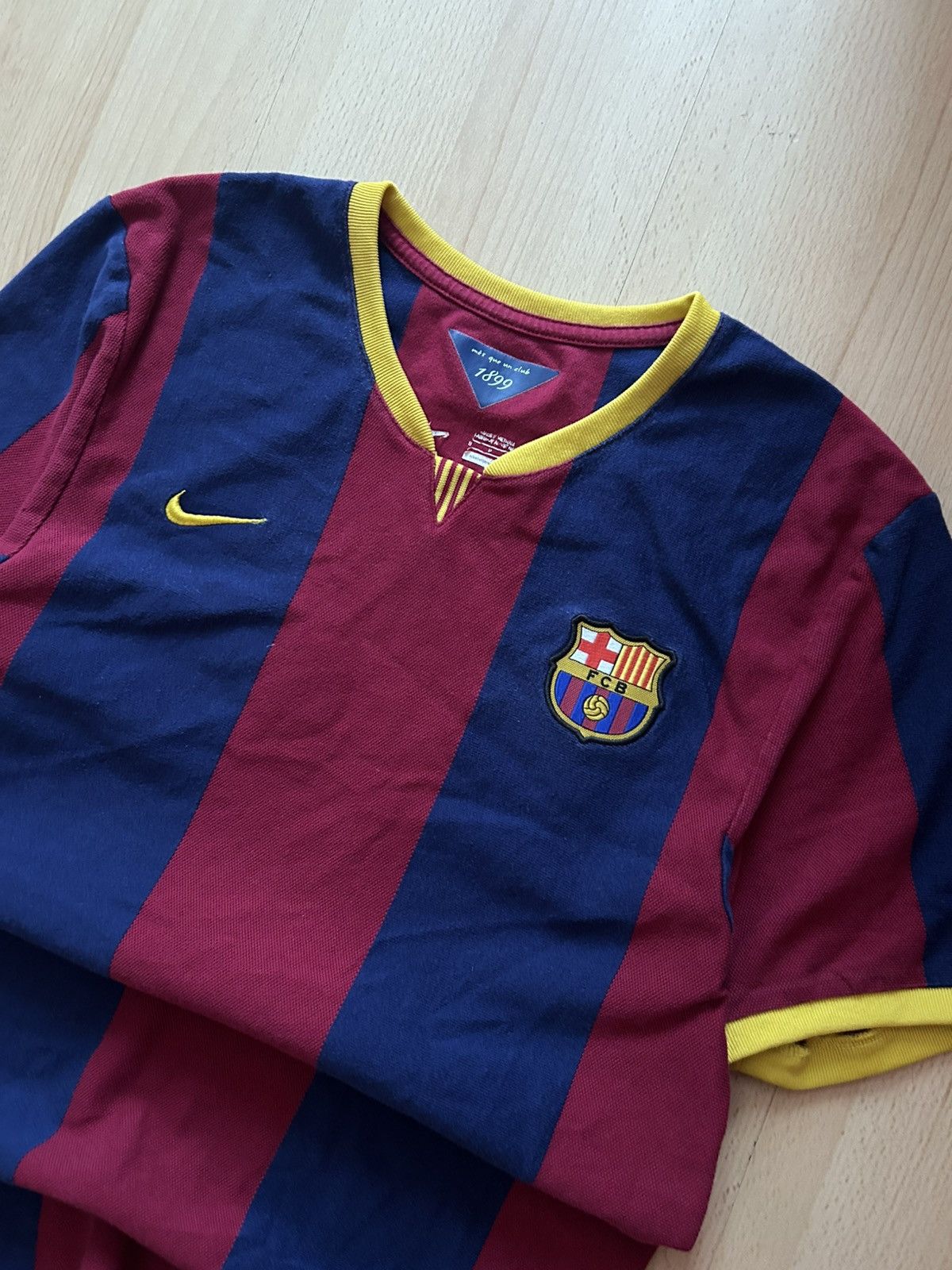 Nike Nike Barcelona Vintage Soccer Y2K Retro Jersey Size US S / EU 44-46 / 1 - 3 Thumbnail