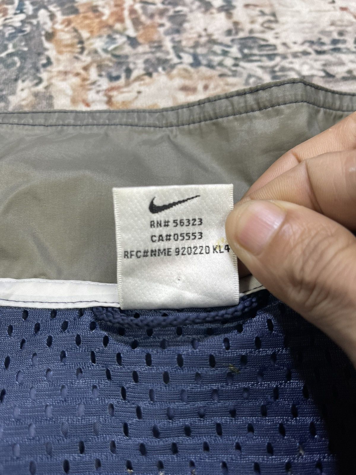 Nike Vintage 90s Nike Spell Out Windbreaker Jacket Size US L / EU 52-54 / 3 - 15 Thumbnail