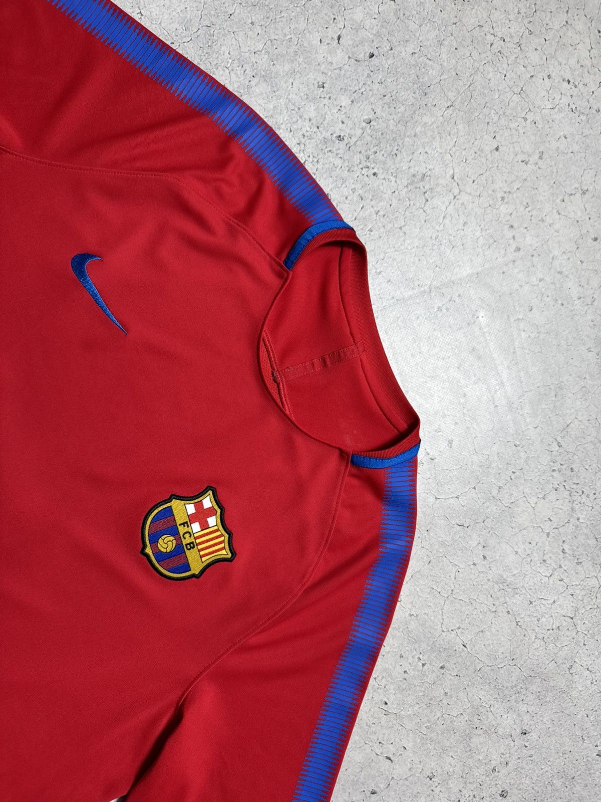 Nike Nike FC Barcelona Vintage Soccer Jersey Training Football Size US XL / EU 56 / 4 - 5 Thumbnail