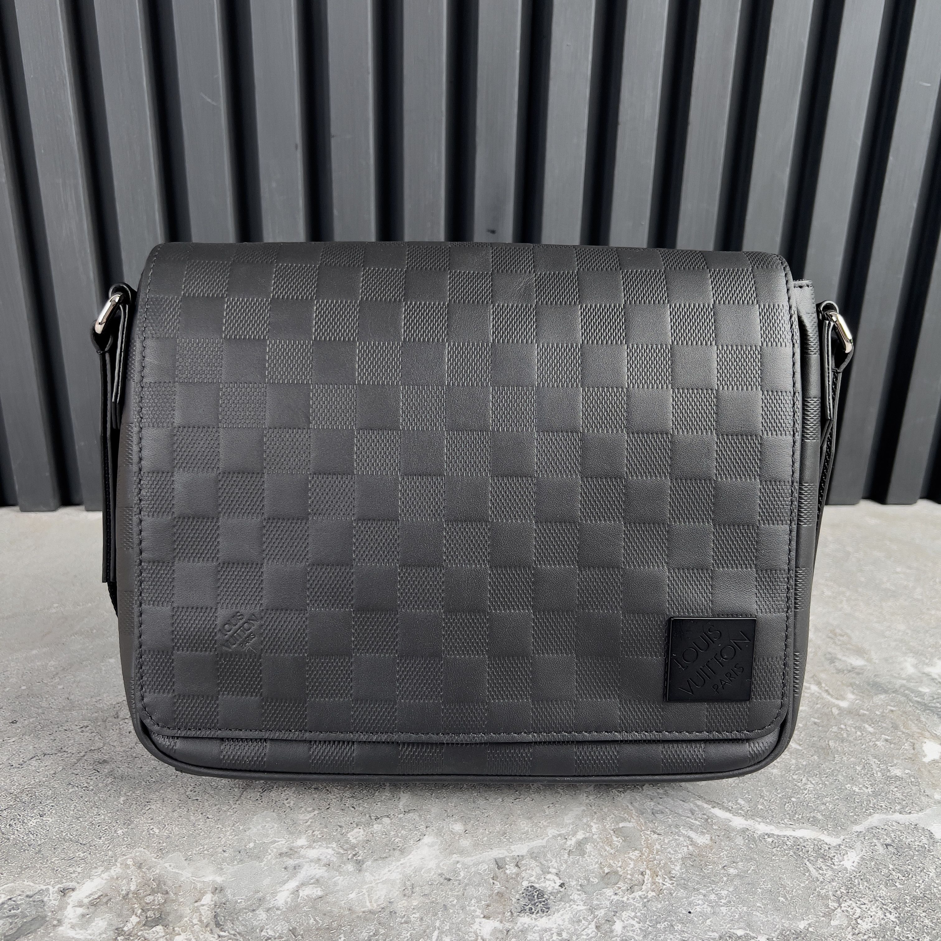 Louis Vuitton Damier Infini District PM Crossbody Messenger Bag Leather Size ONE SIZE - 2 Thumbnail