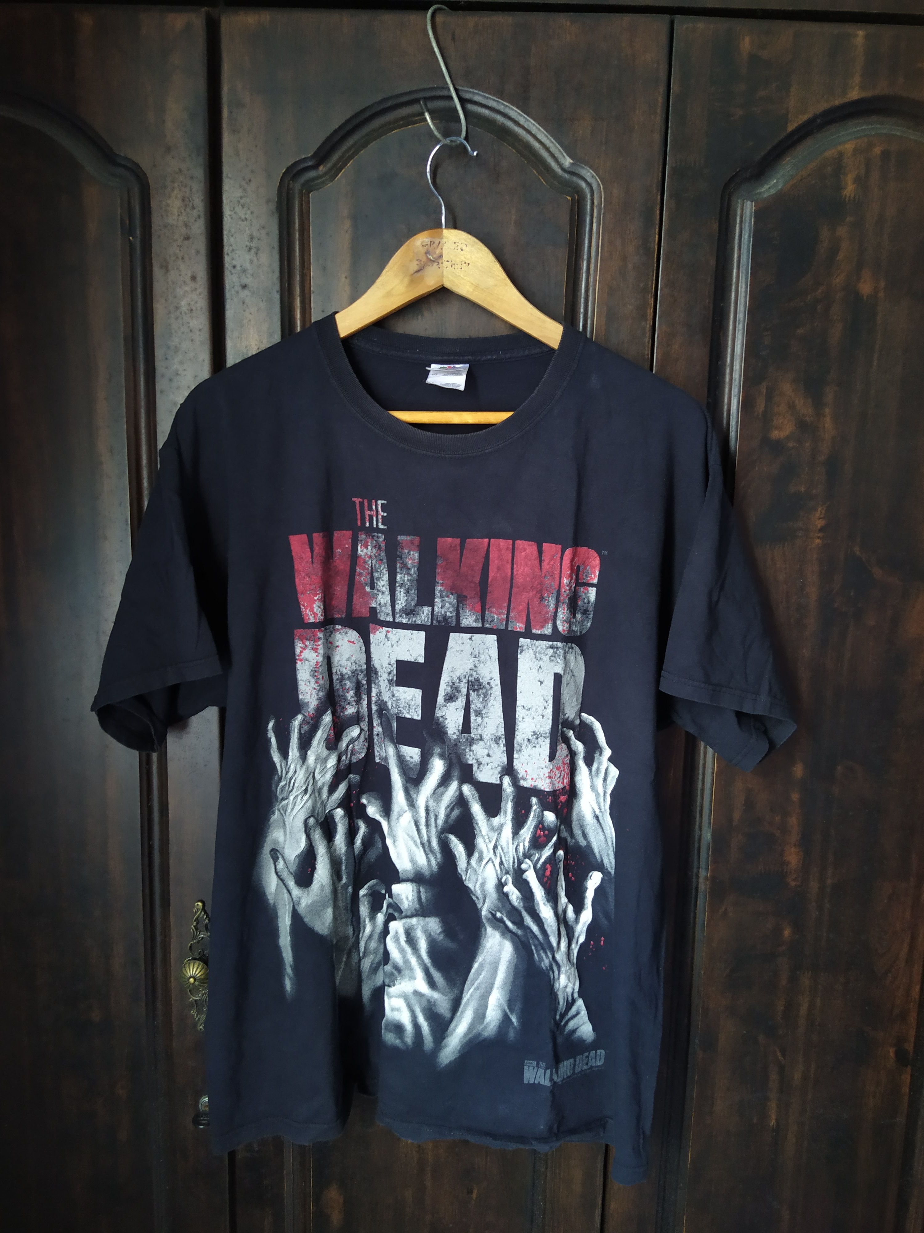 Expert Horror ​Vintage The Walking Dead Zombie Hands Graphic Shirt Y2K Size US XL / EU 56 / 4 - 1 Thumbnail