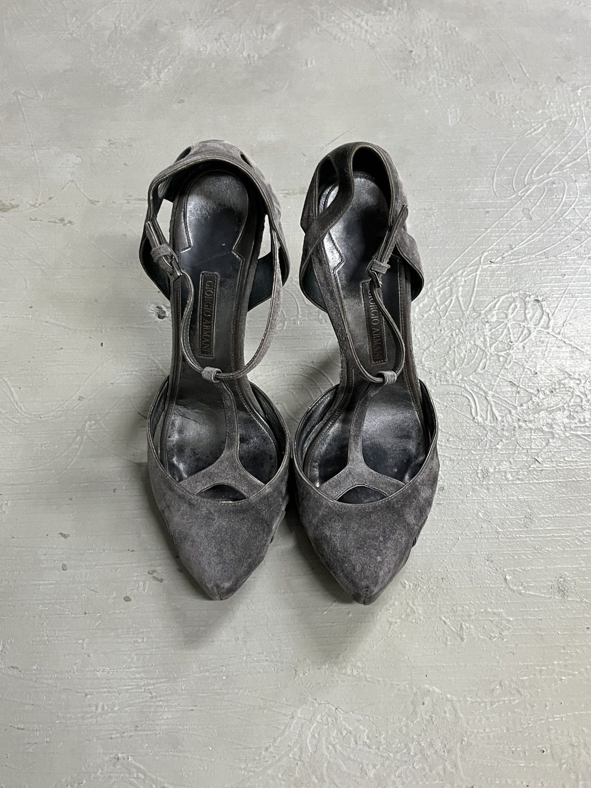 Giorgio Armani Giorgio Armani Made In Italy Suede Leather Heels Size 37.5 Size US 7.5 / IT 37.5 - 4 Thumbnail