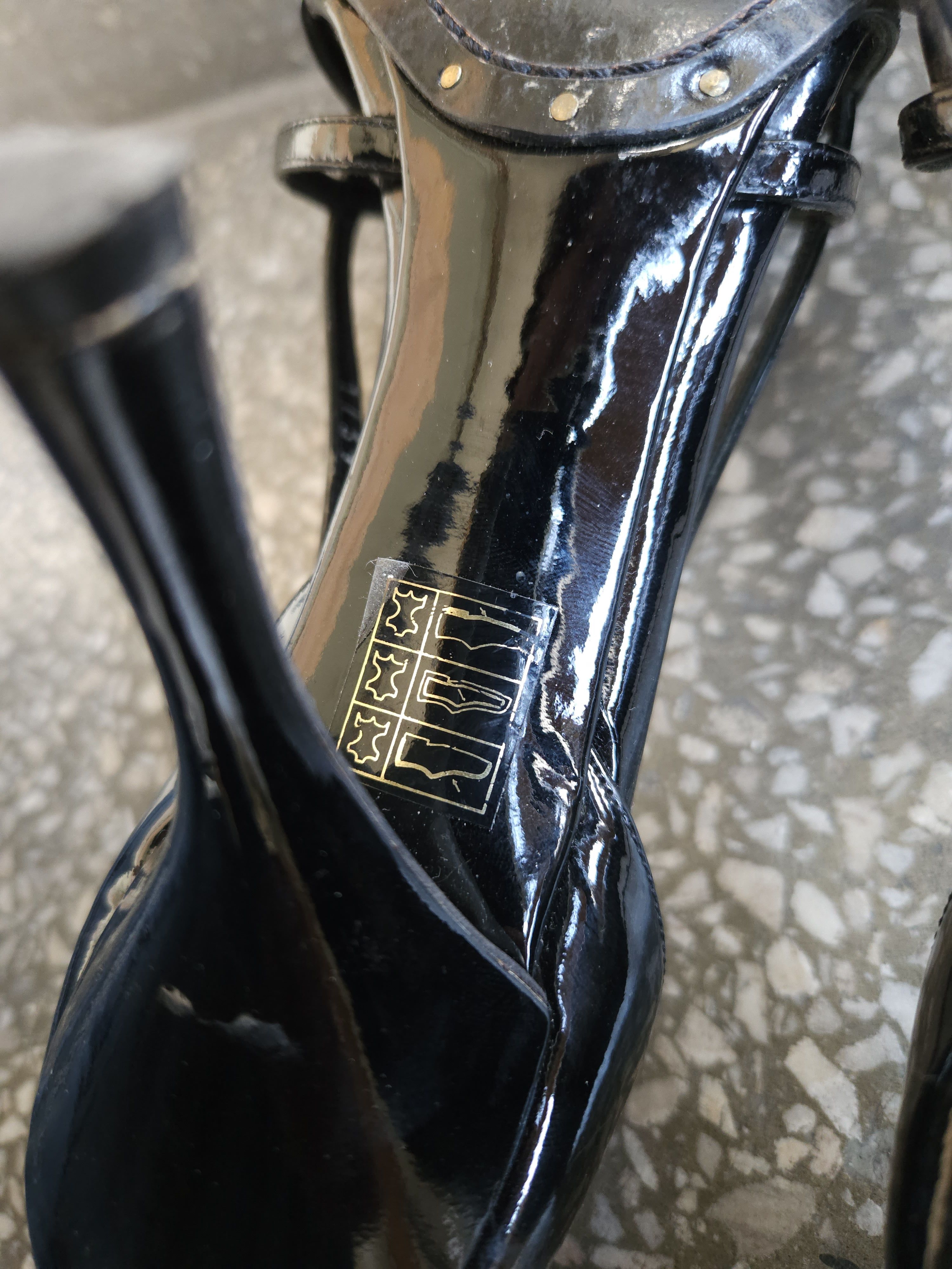 Dolce & Gabbana Dolce gabbana black patent leather pointed toe heels Size US 10 / IT 40 - 16 Thumbnail