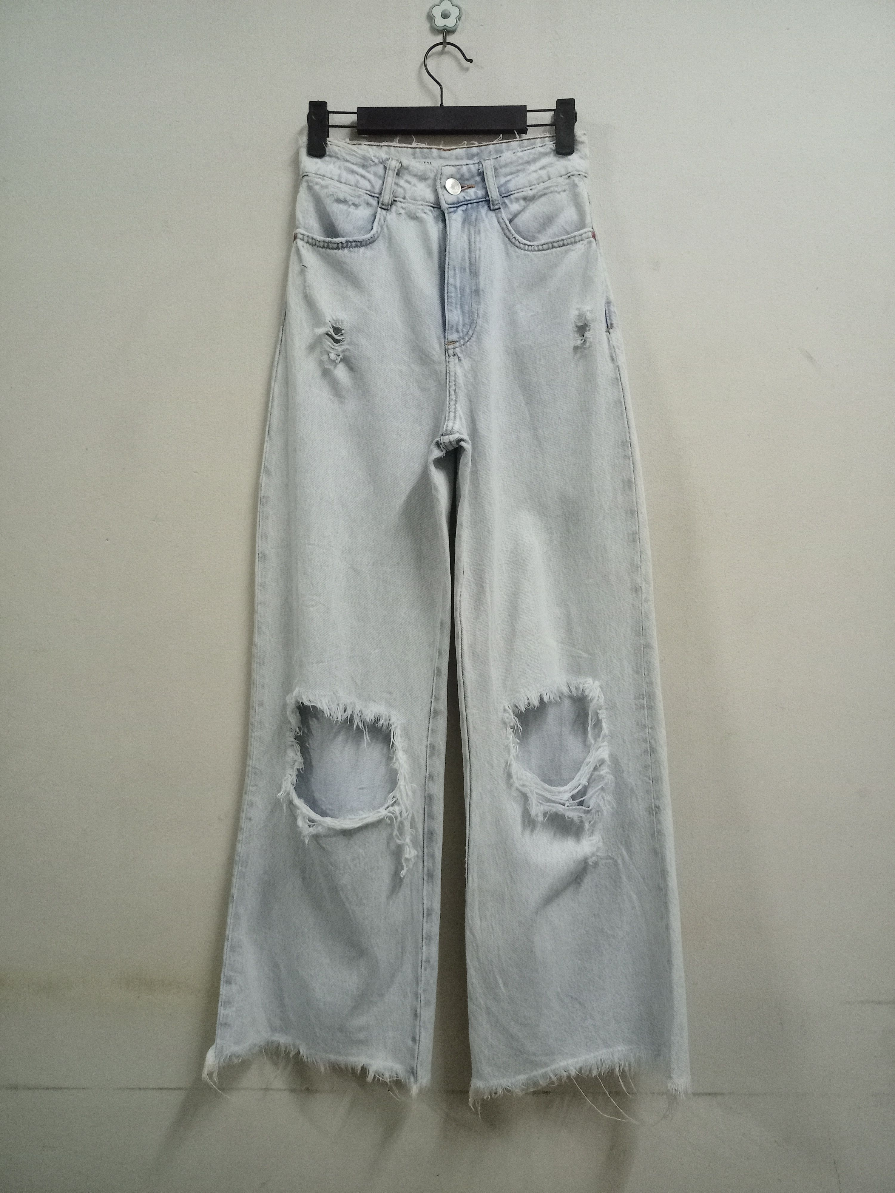 image of Distressed Denim x Zara Vintage Zara High Rise Ripped Baggy Flare Jeans in Stonewash Denim, Women's