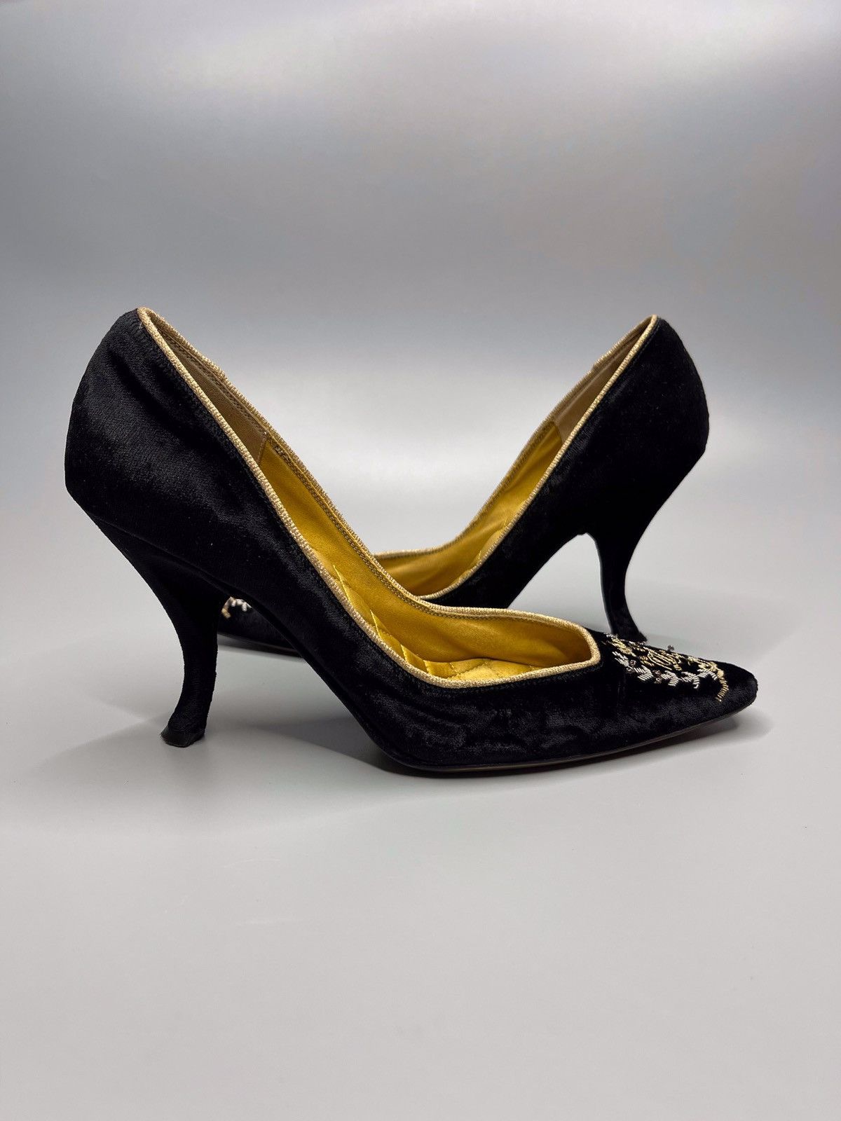 Rare Dolce Gabbana Velour Heels
